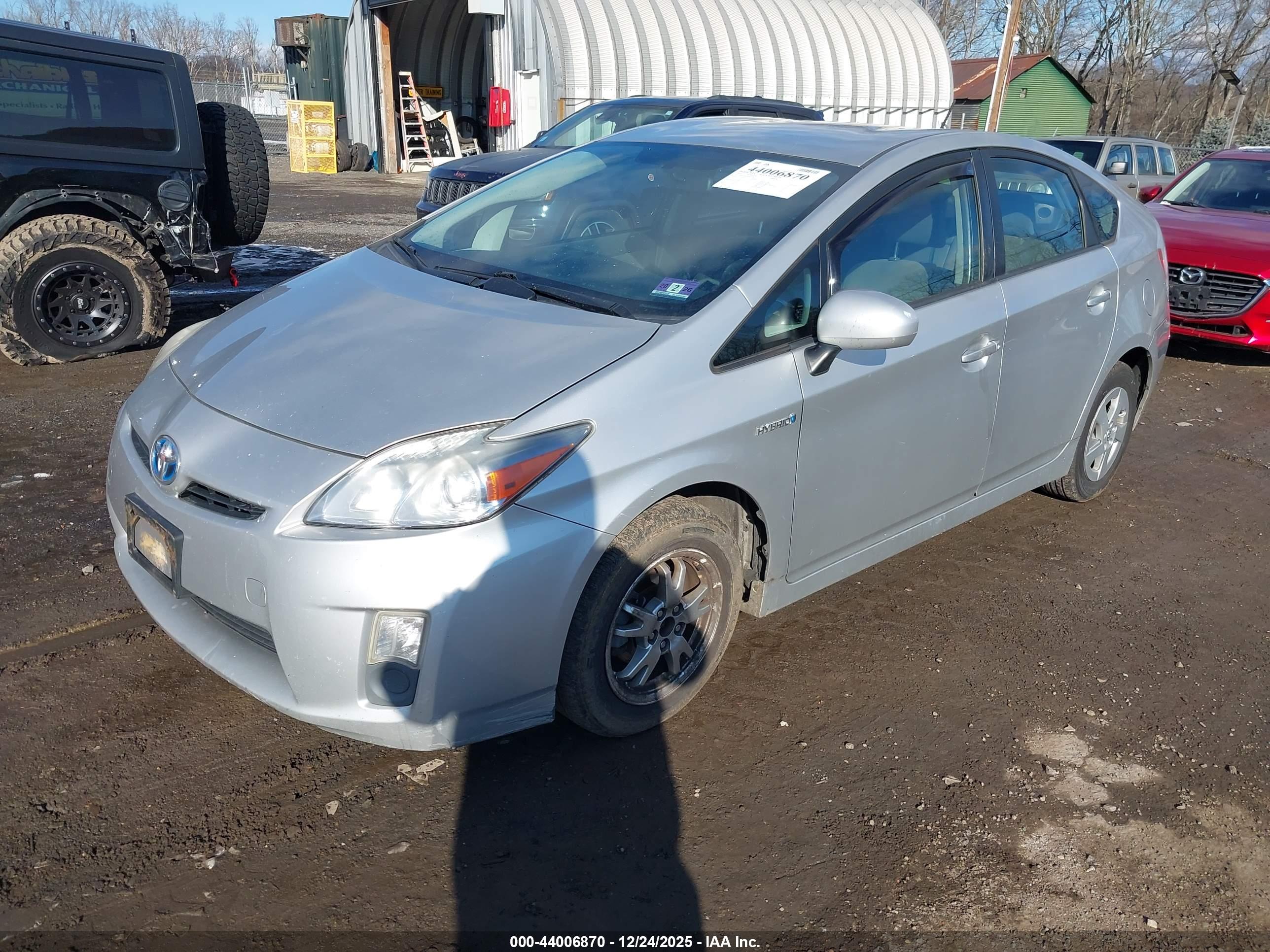 TOYOTA PRIUS image 2