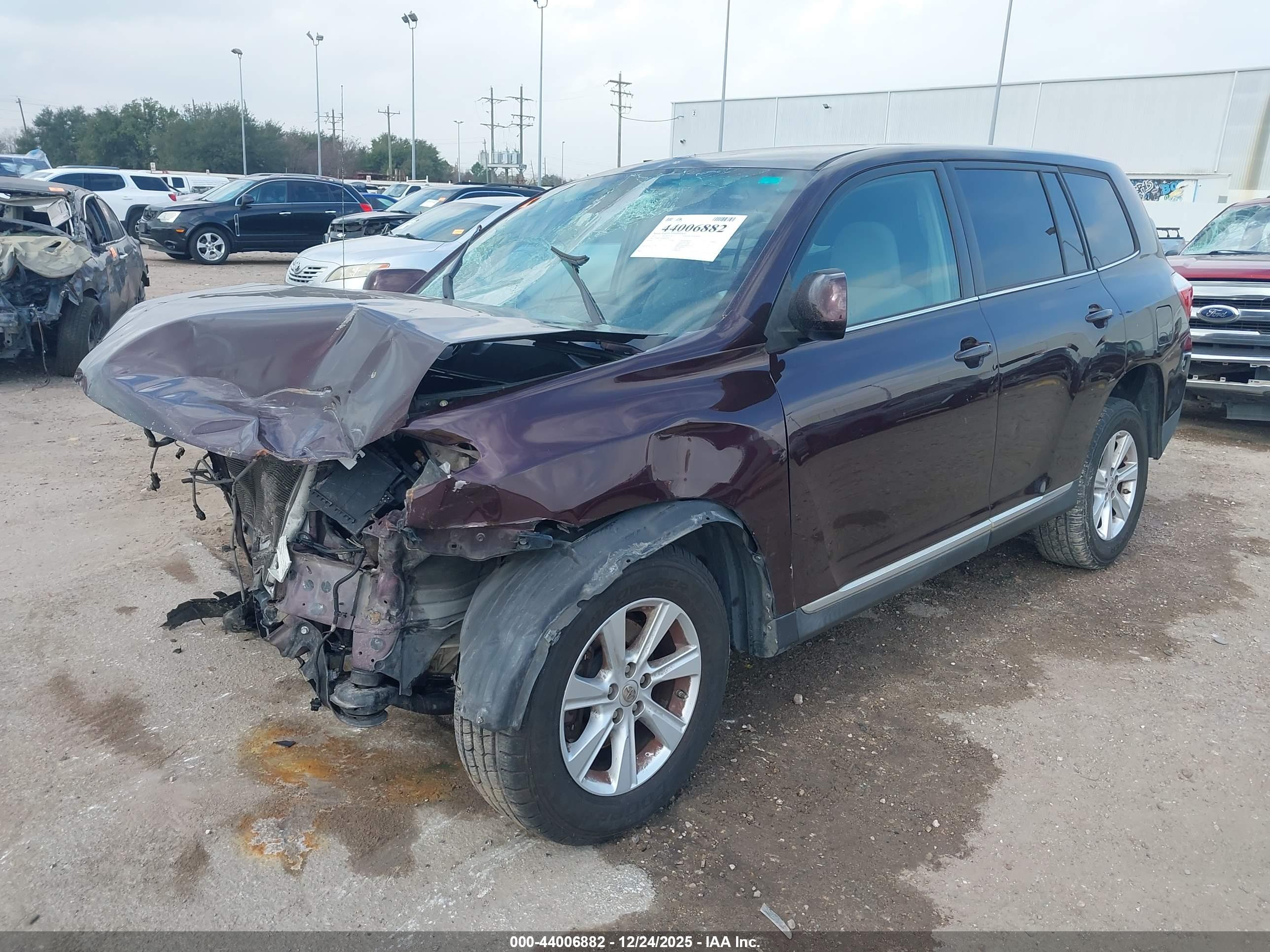 TOYOTA HIGHLANDER image 2