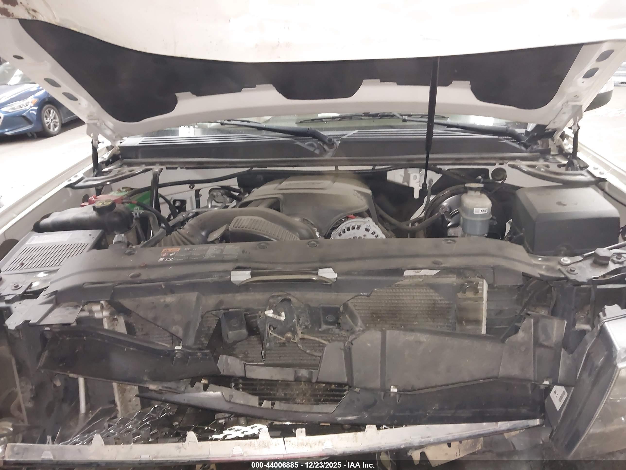 CHEVROLET TAHOE image 10