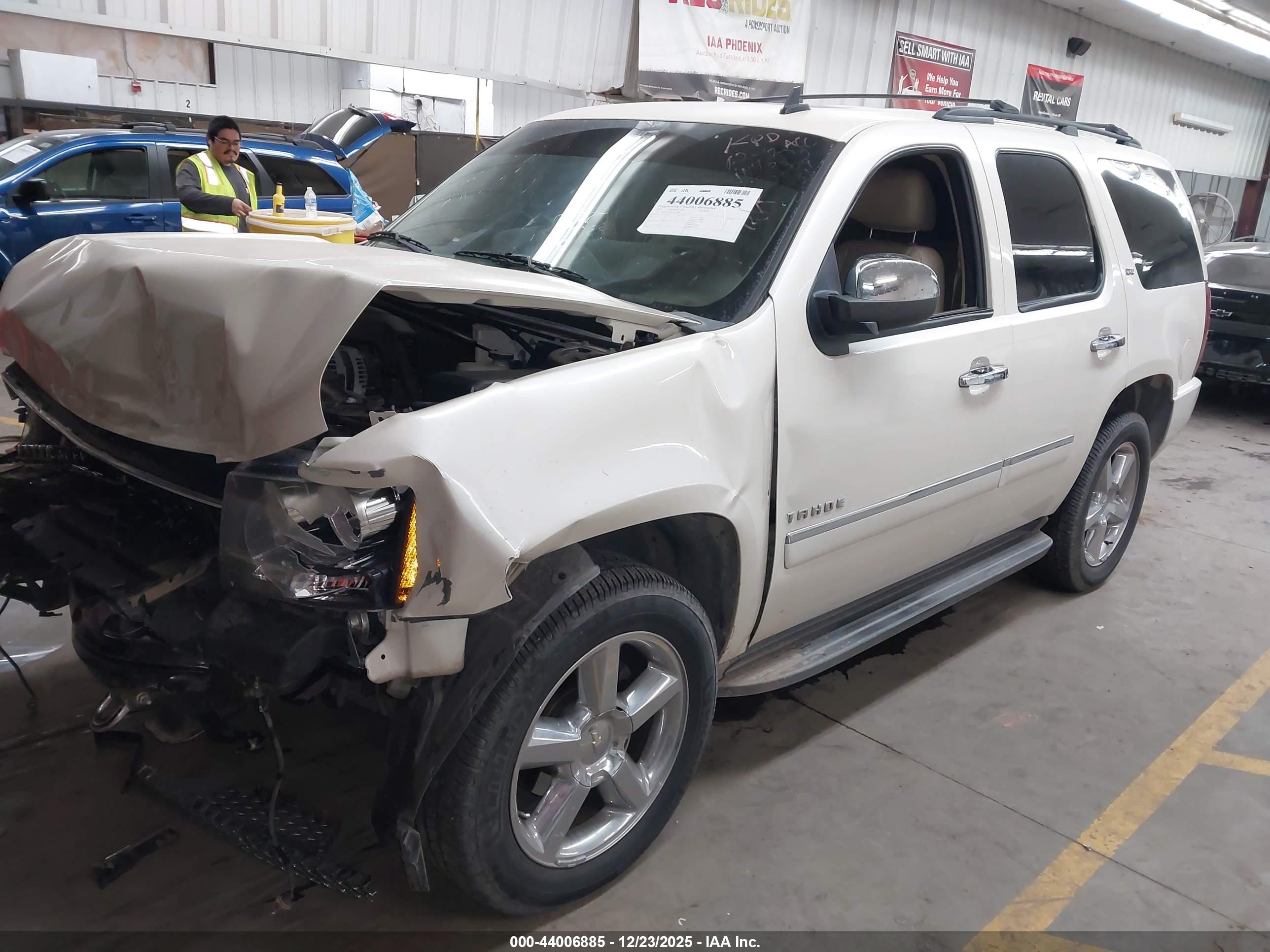 CHEVROLET TAHOE image 2