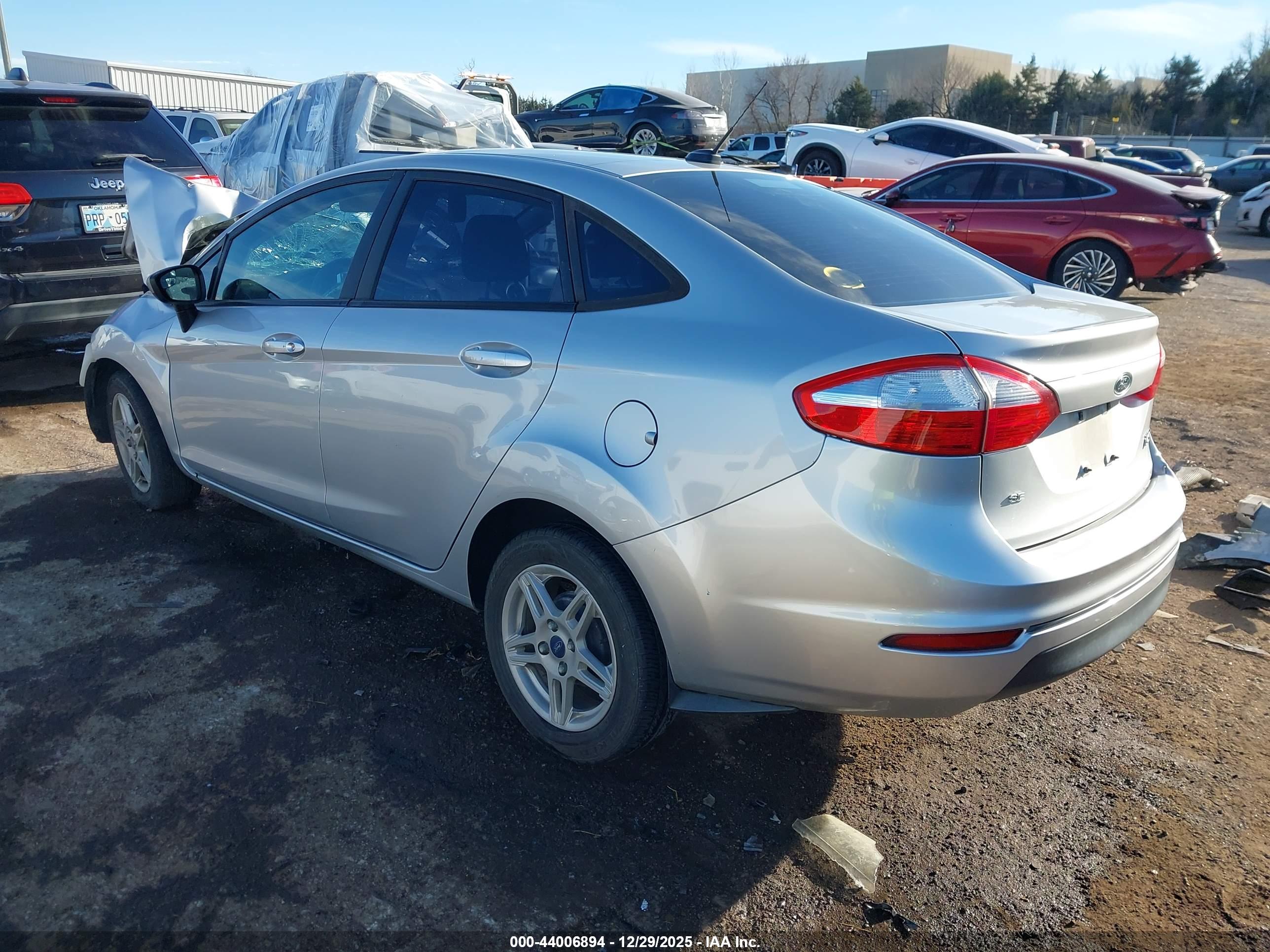 FORD FIESTA image 3