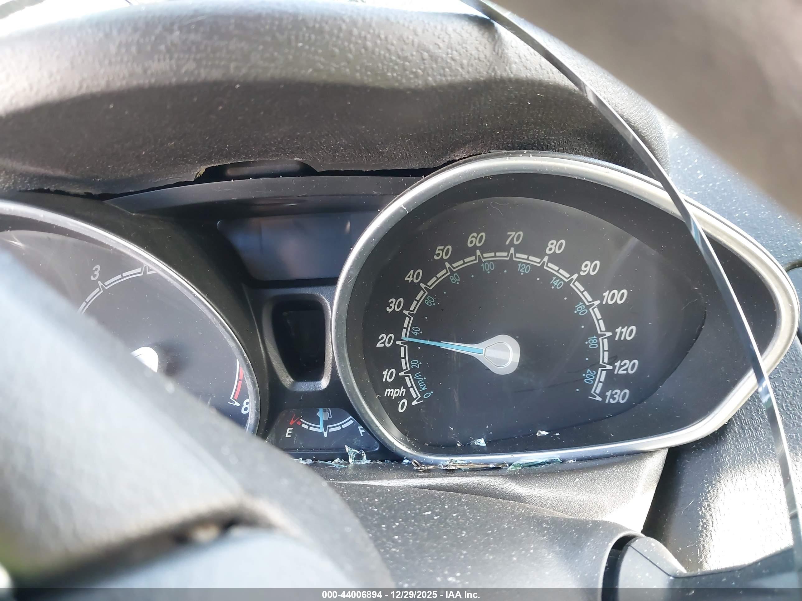 FORD FIESTA image 7