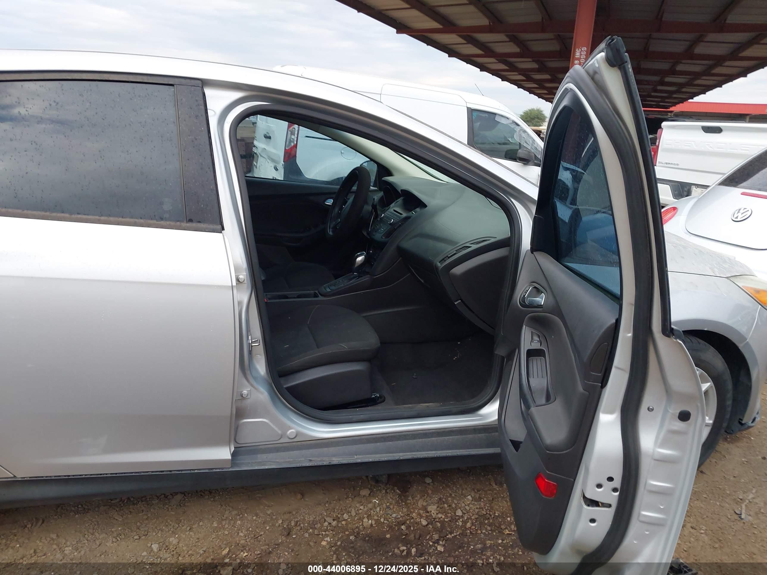 FORD FOCUS image 5