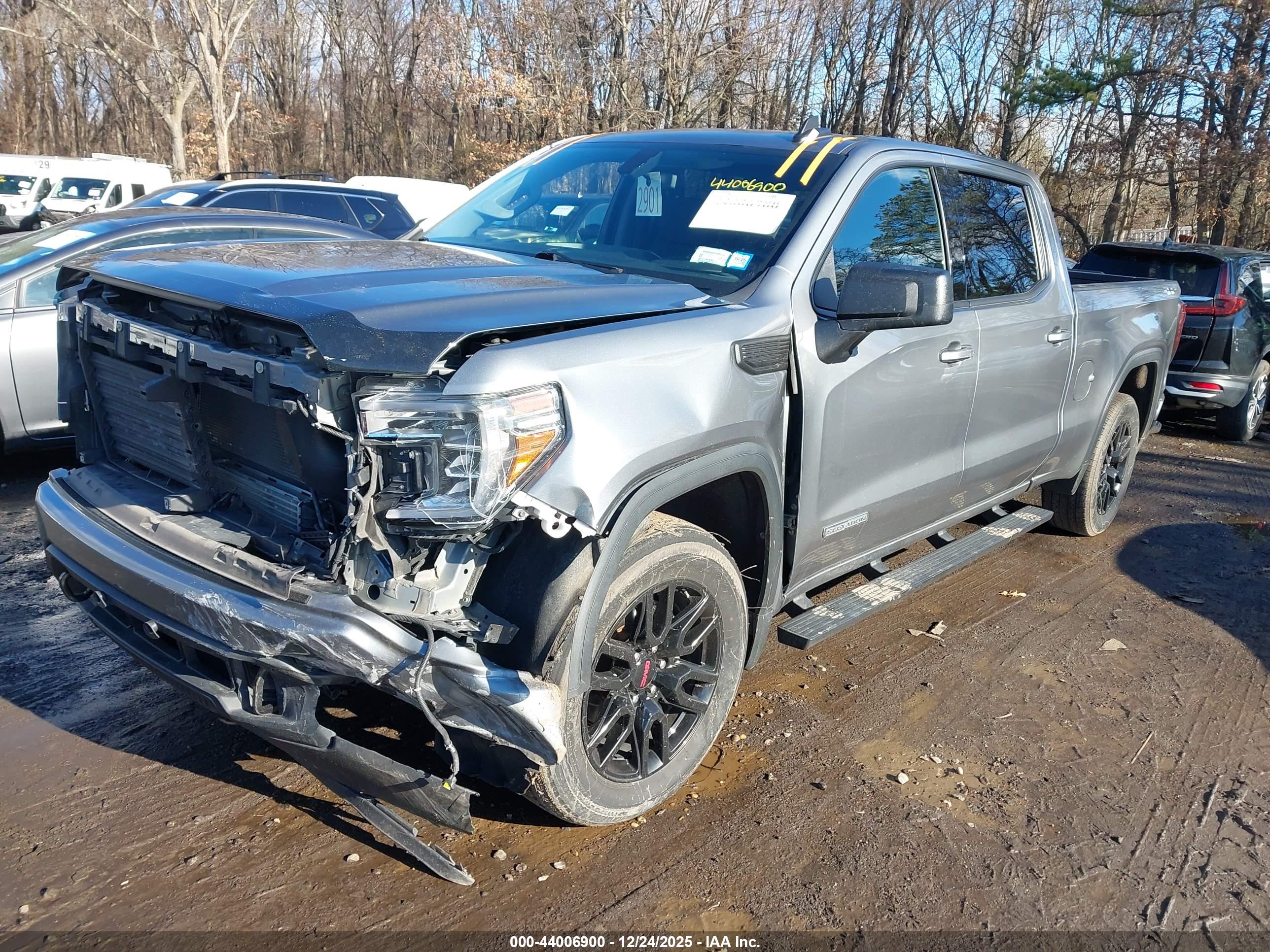 GMC SIERRA image 2
