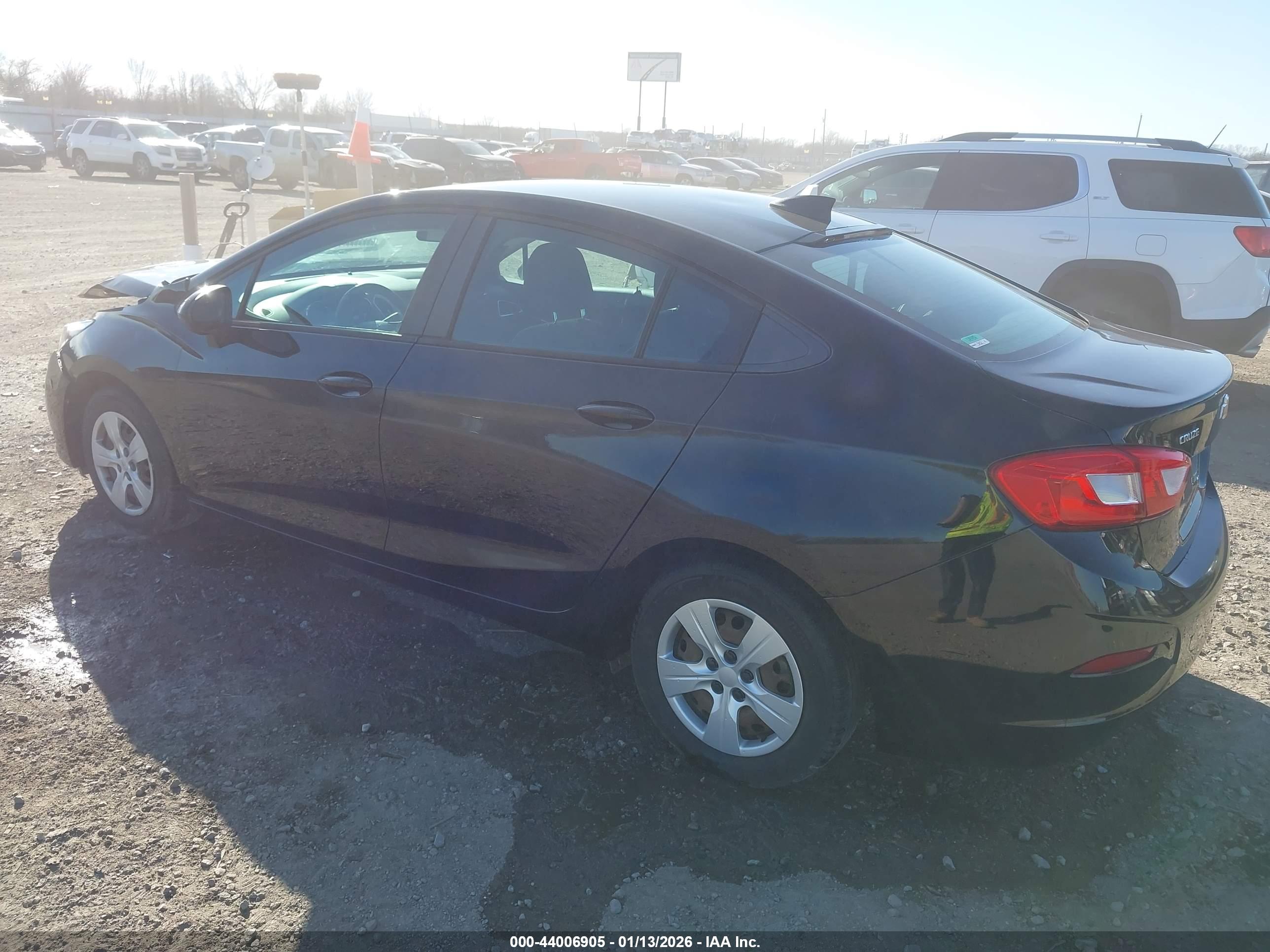CHEVROLET CRUZE image 3