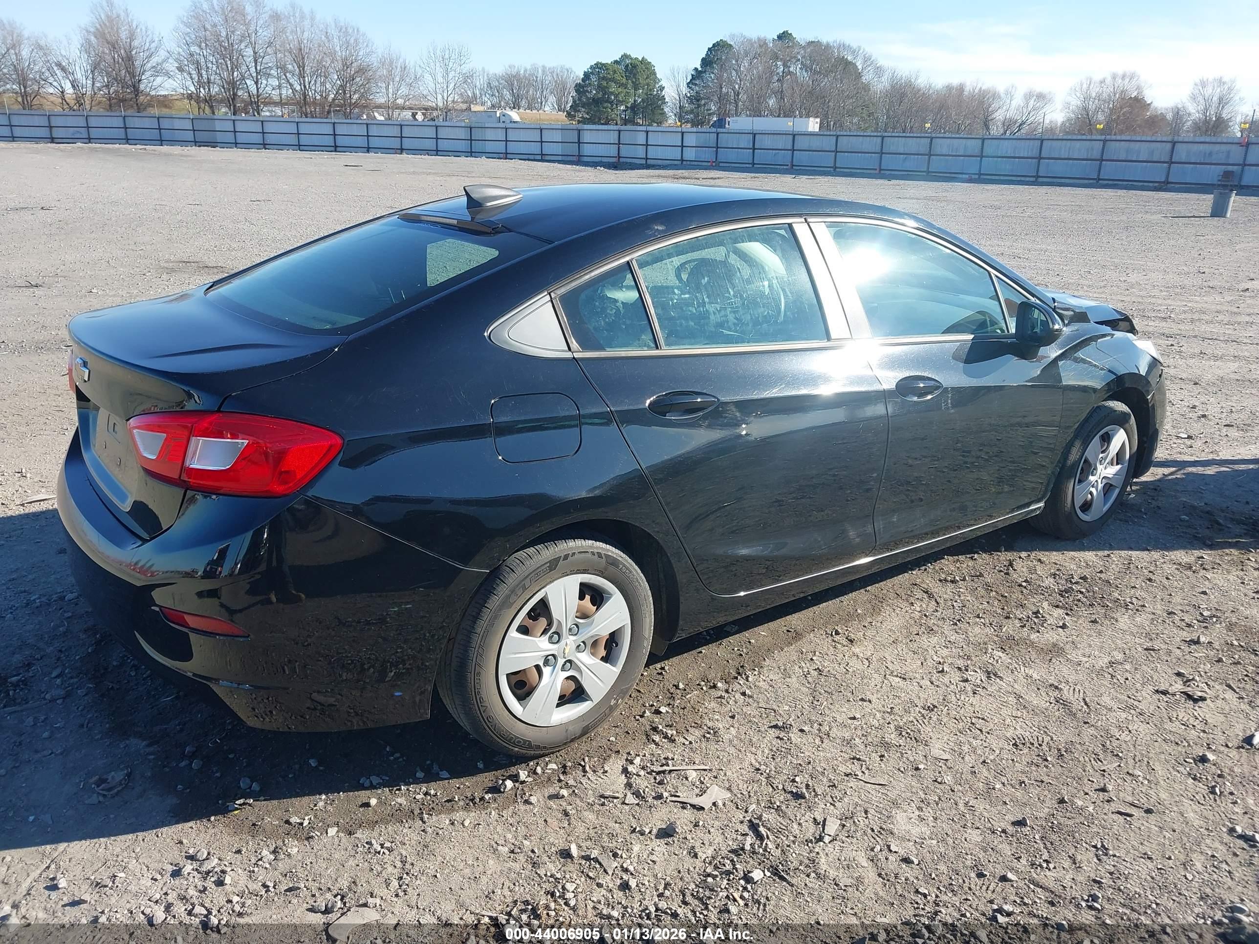 CHEVROLET CRUZE image 4