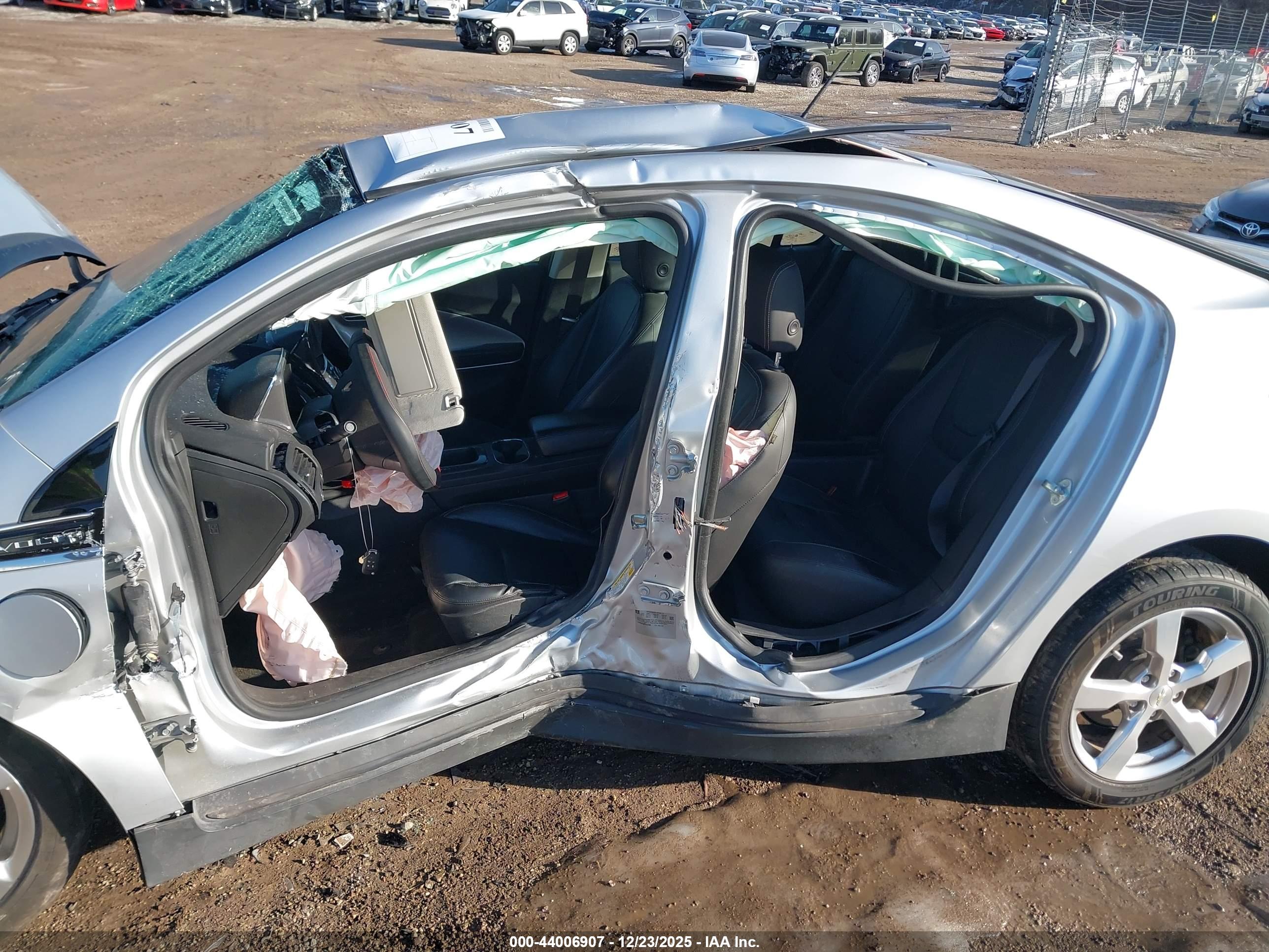 CHEVROLET VOLT image 6