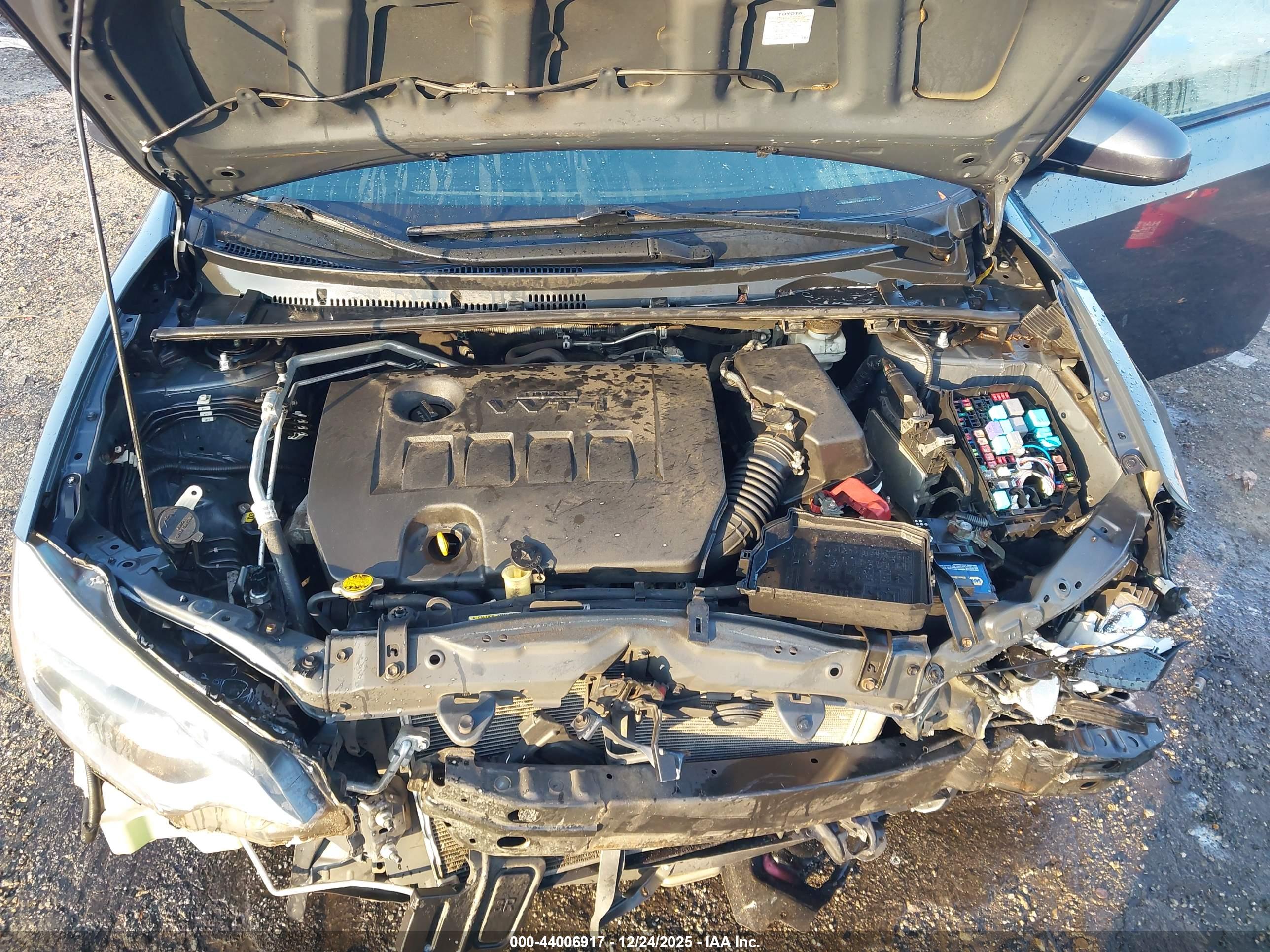 TOYOTA COROLLA image 10