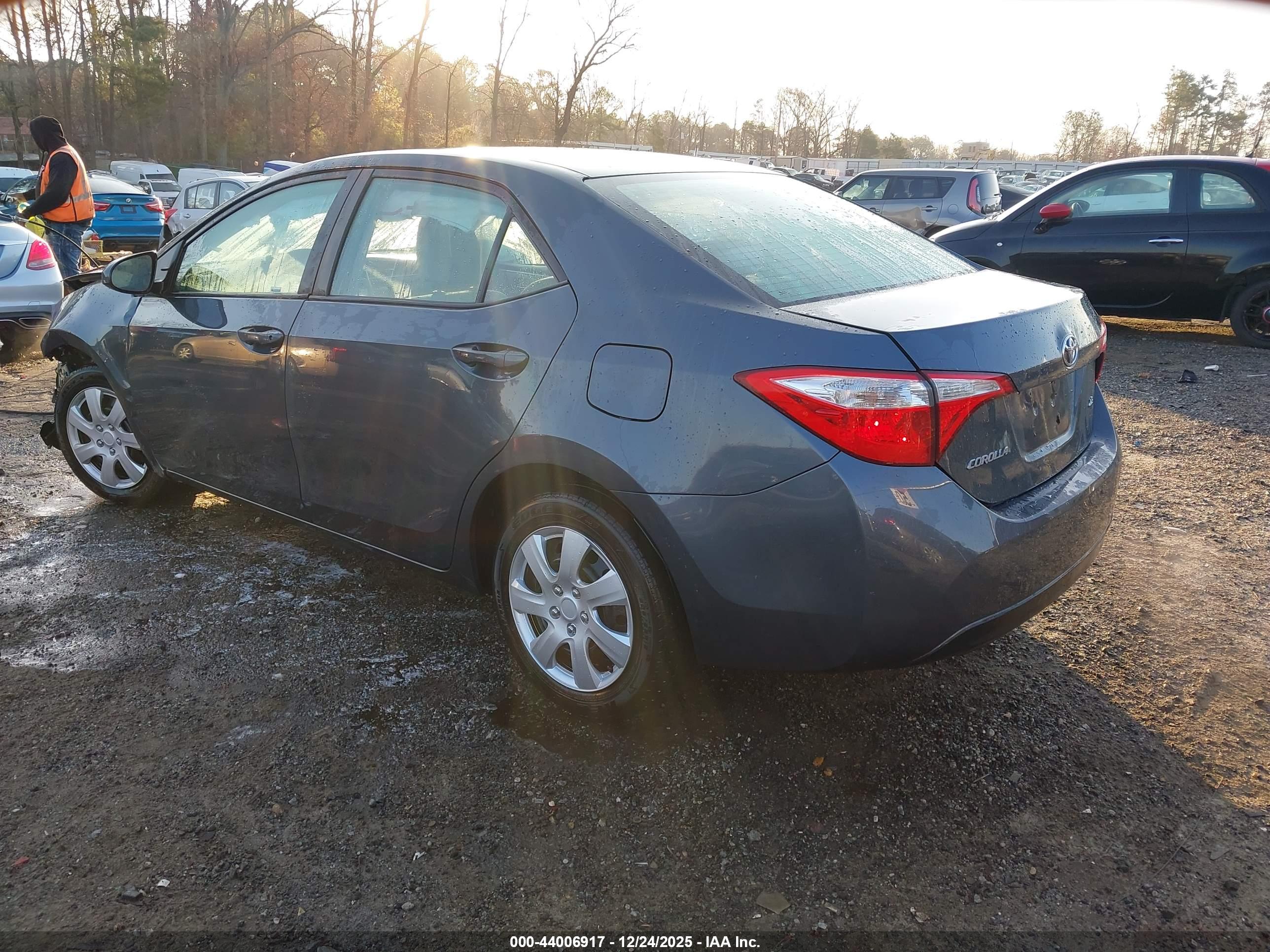 TOYOTA COROLLA image 3