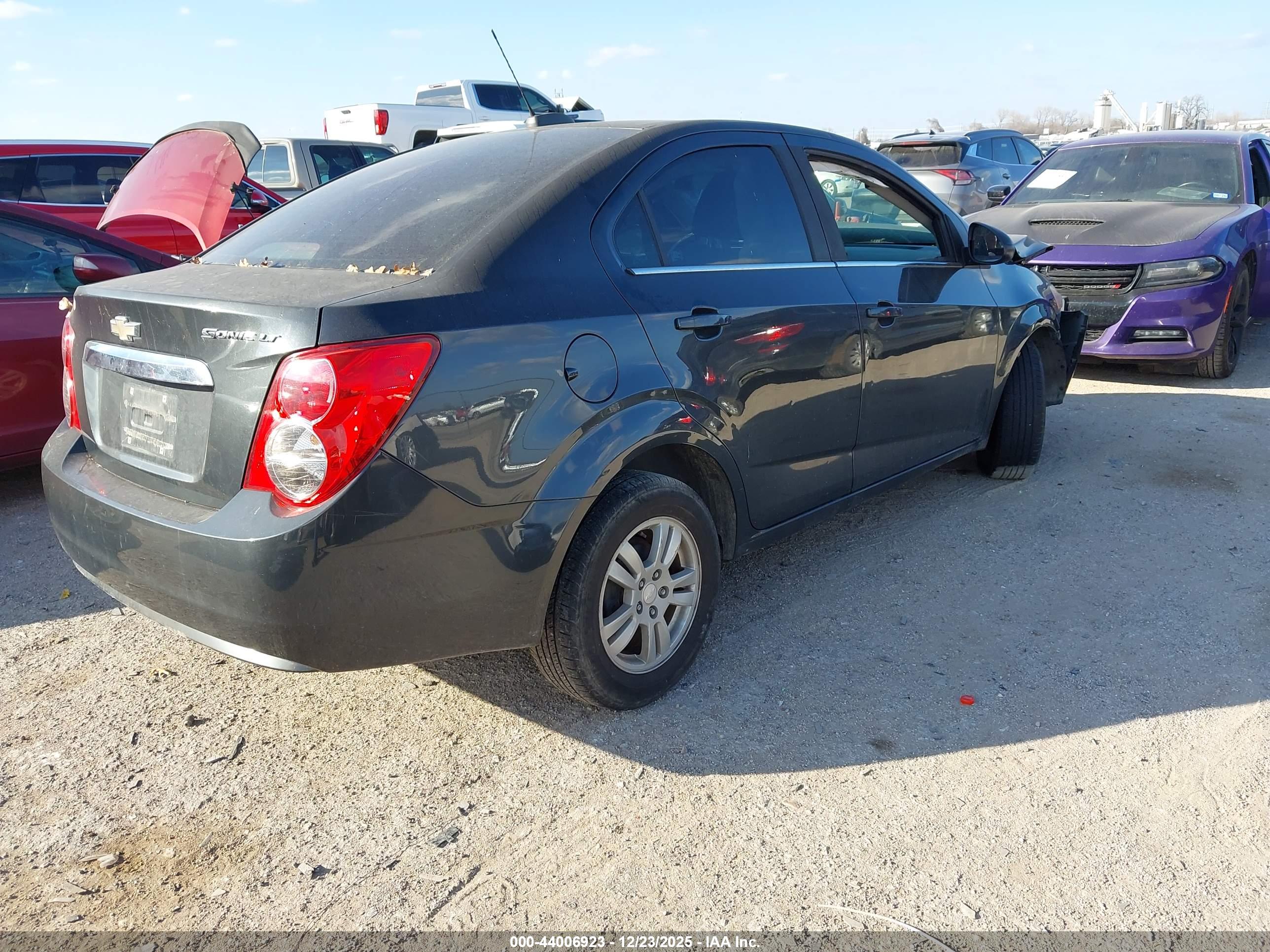 CHEVROLET SONIC image 4