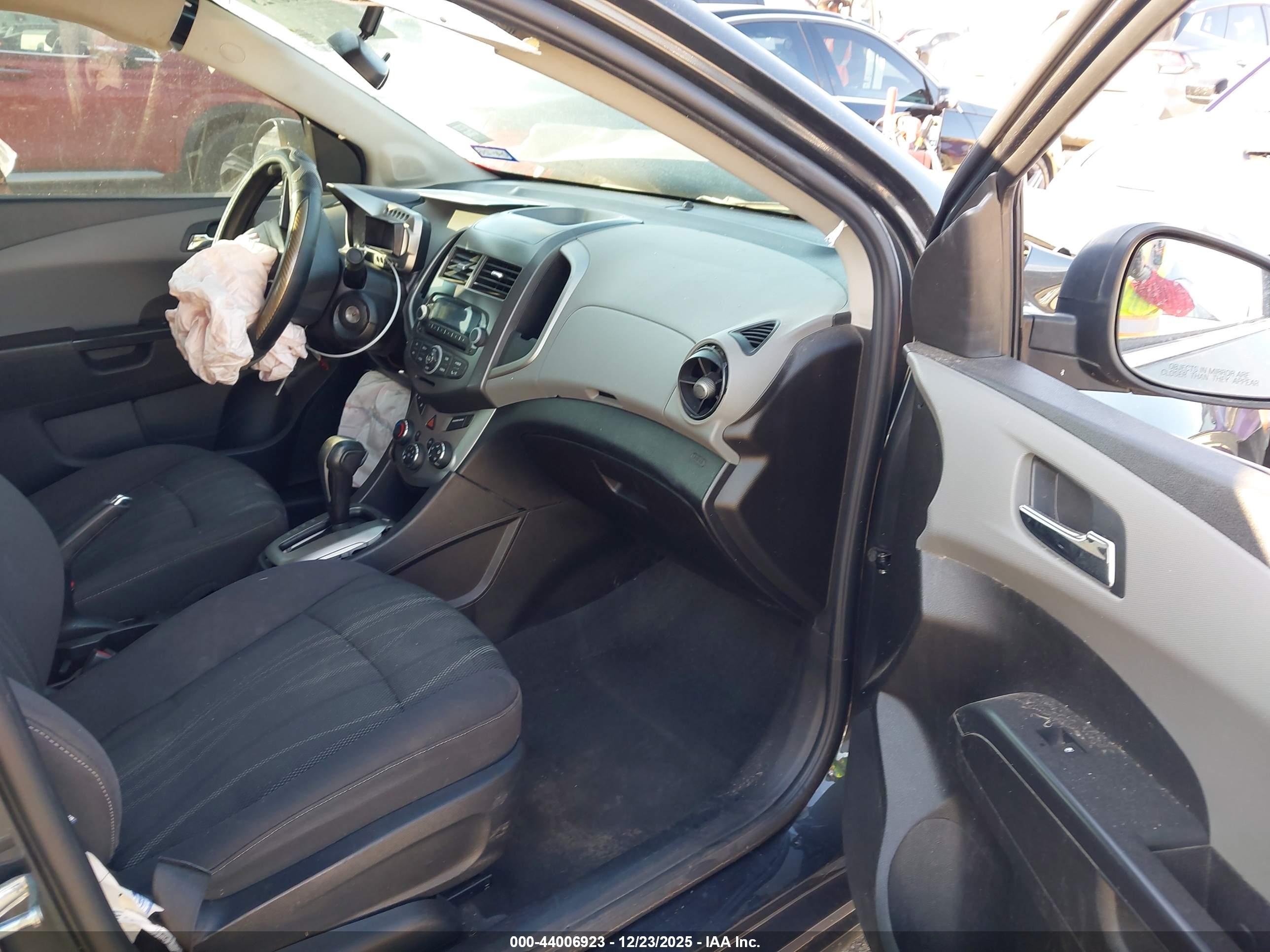 CHEVROLET SONIC image 5