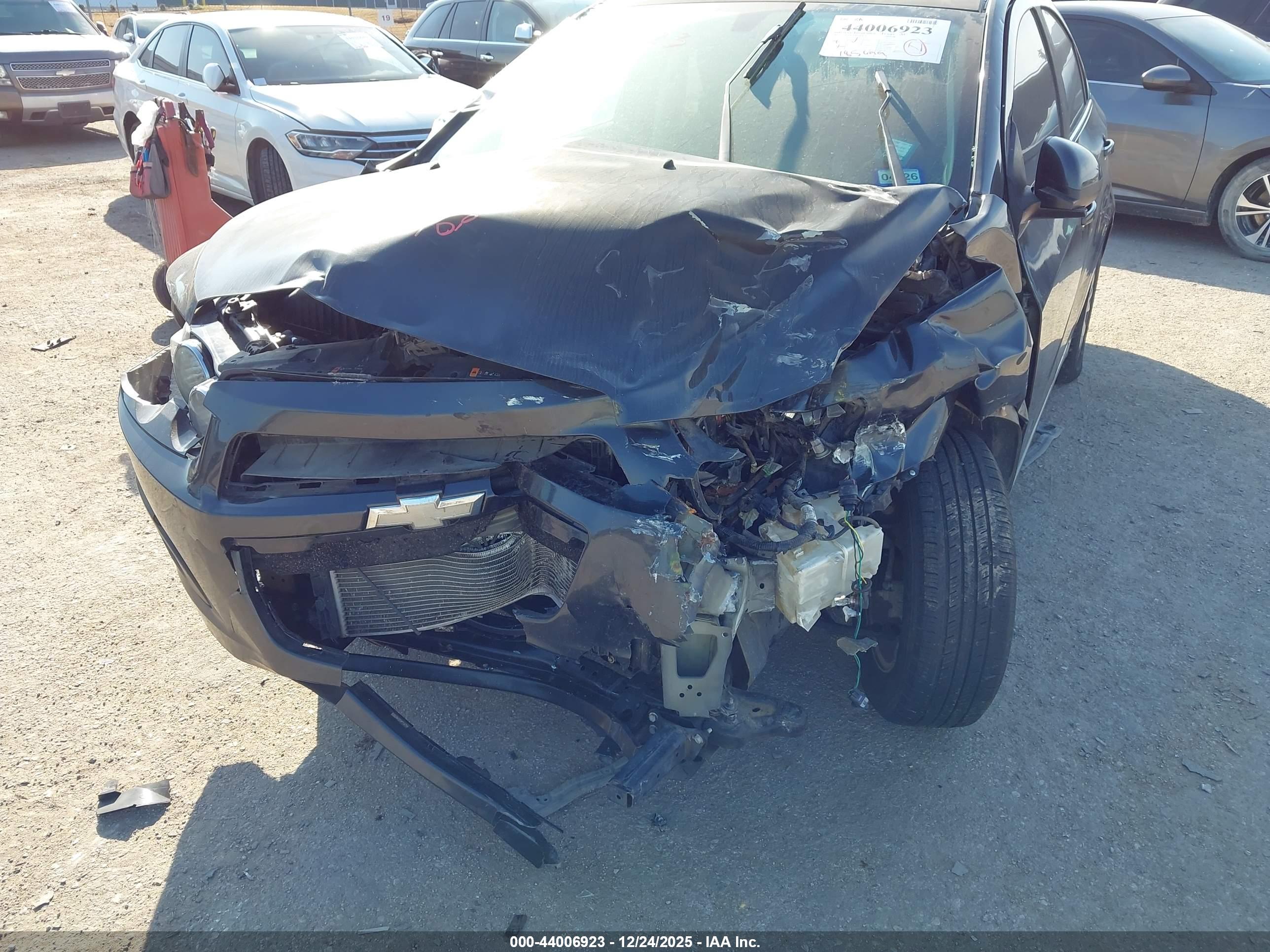 CHEVROLET SONIC image 6