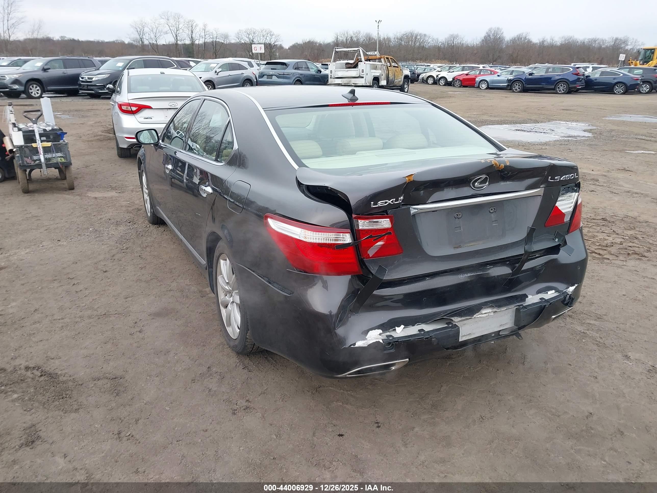 LEXUS LS image 6