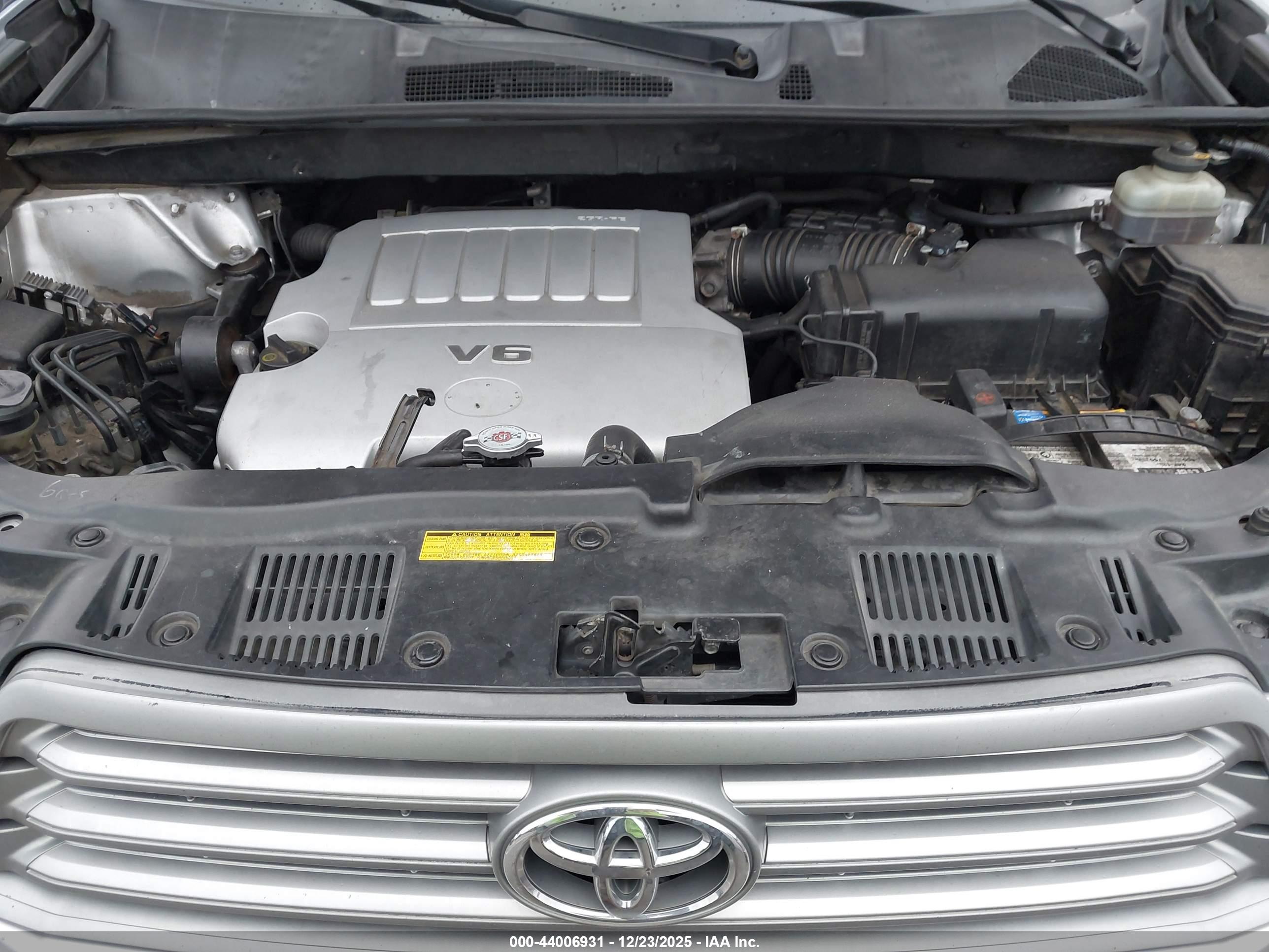 TOYOTA HIGHLANDER image 10