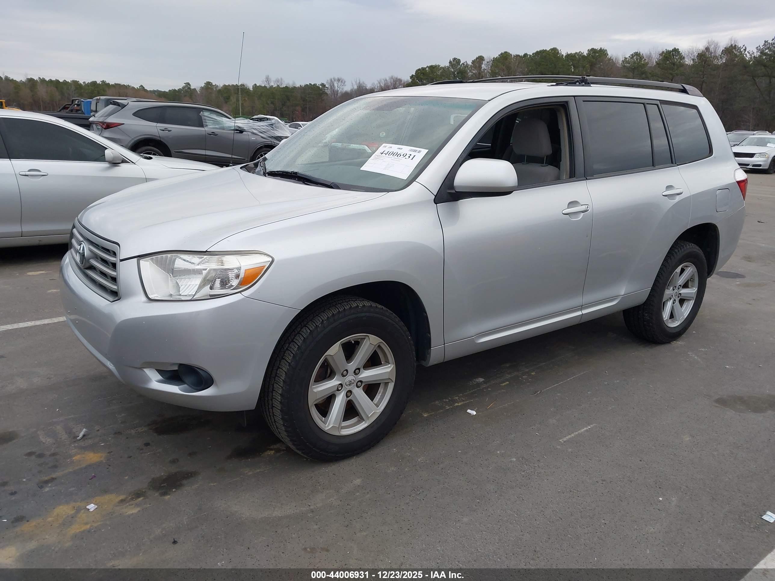 TOYOTA HIGHLANDER image 2