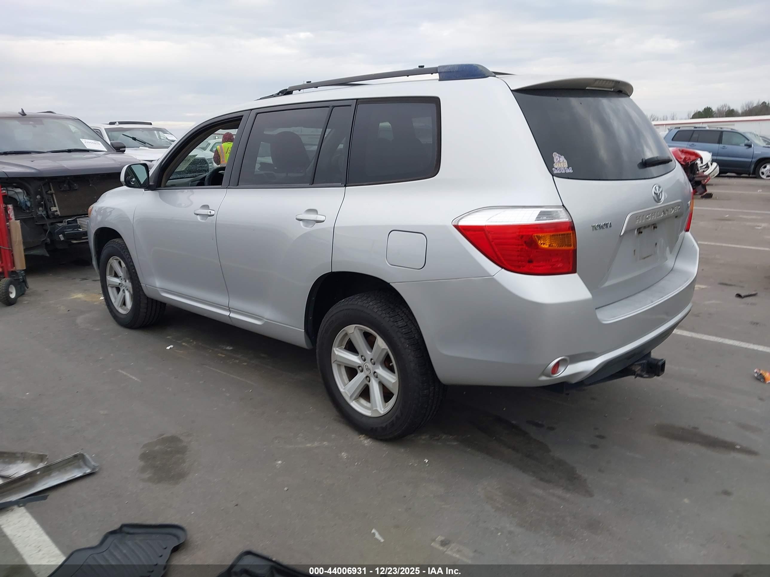 TOYOTA HIGHLANDER image 3