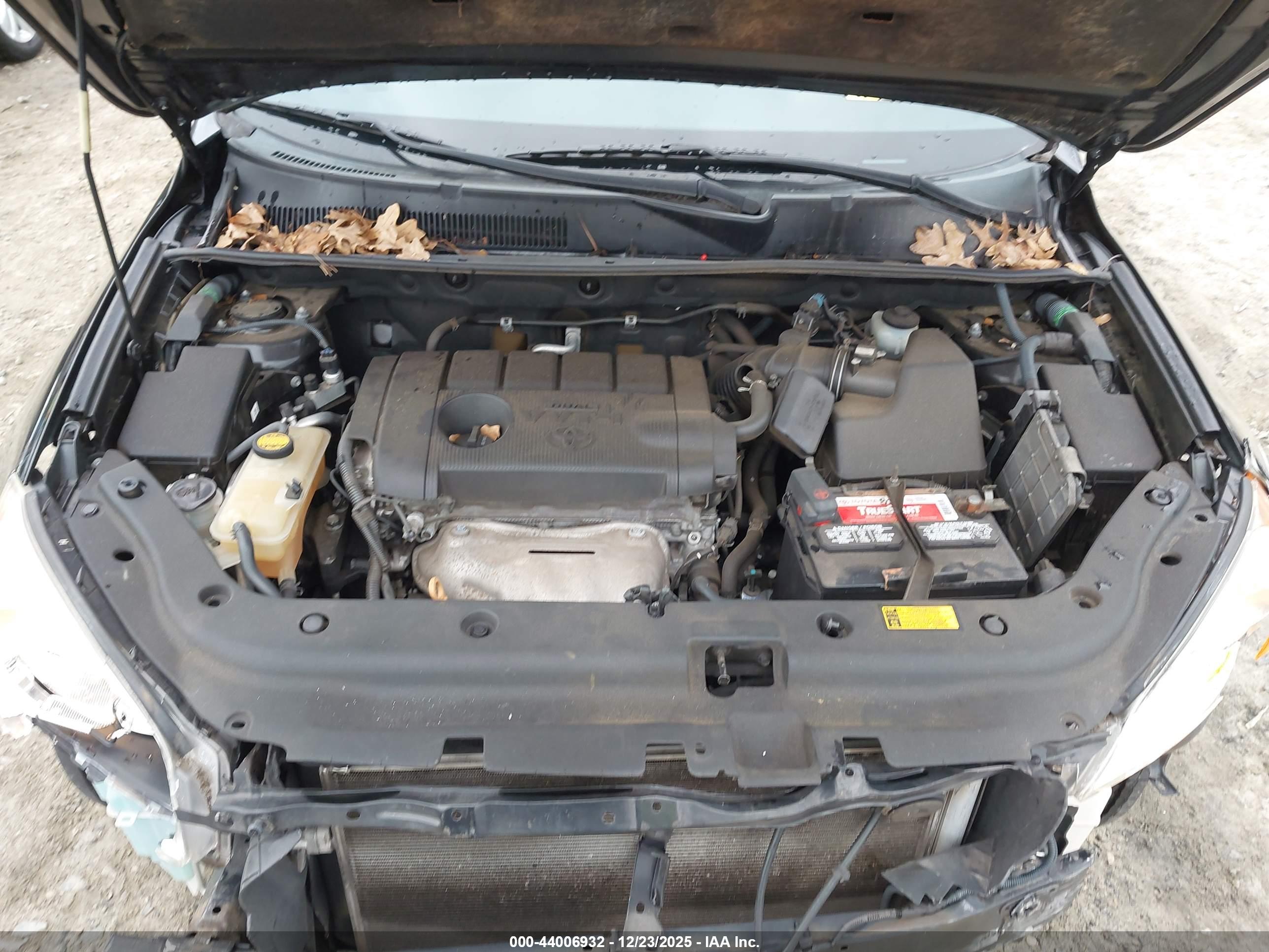TOYOTA RAV4 image 10