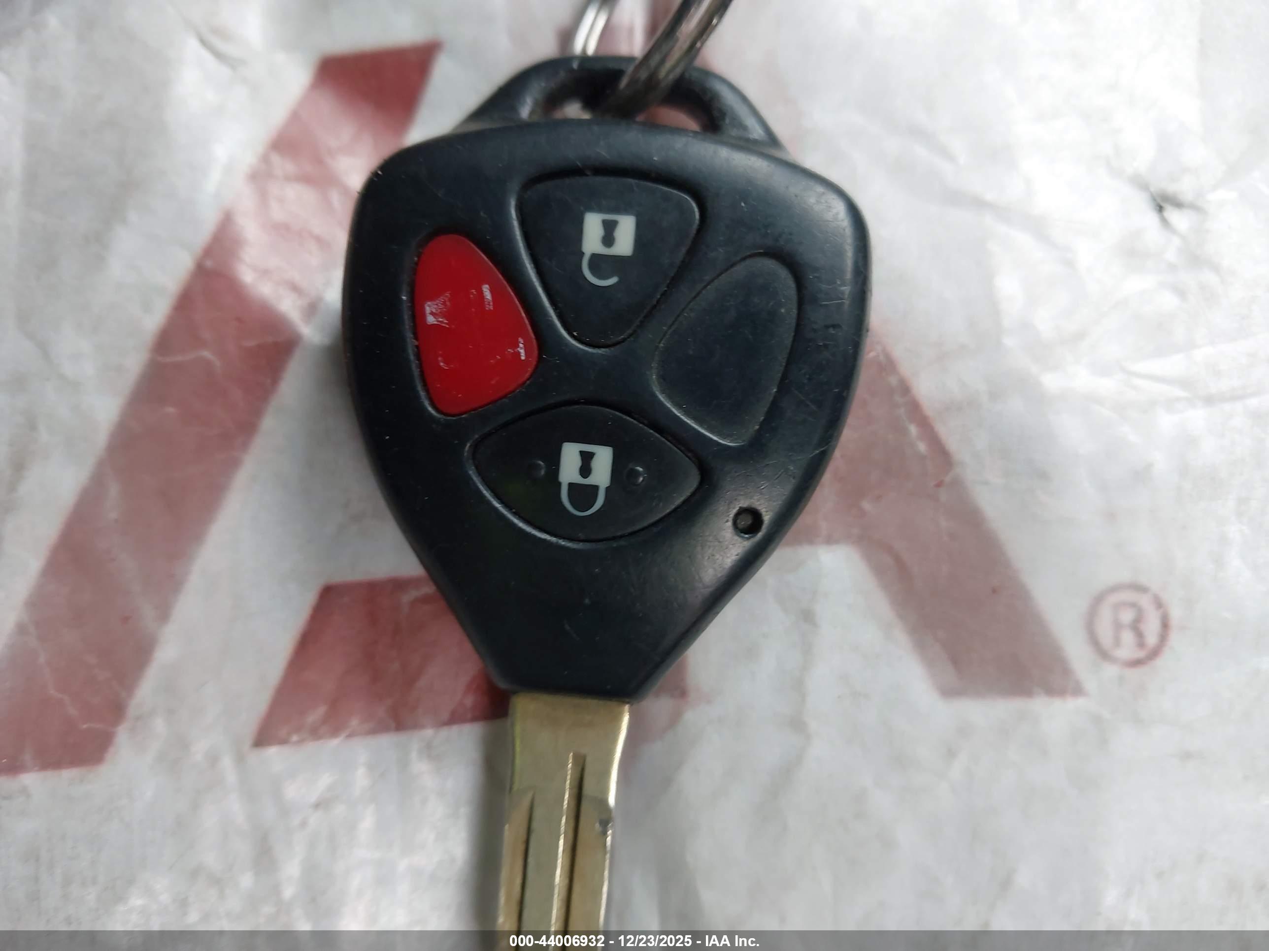 TOYOTA RAV4 image 11