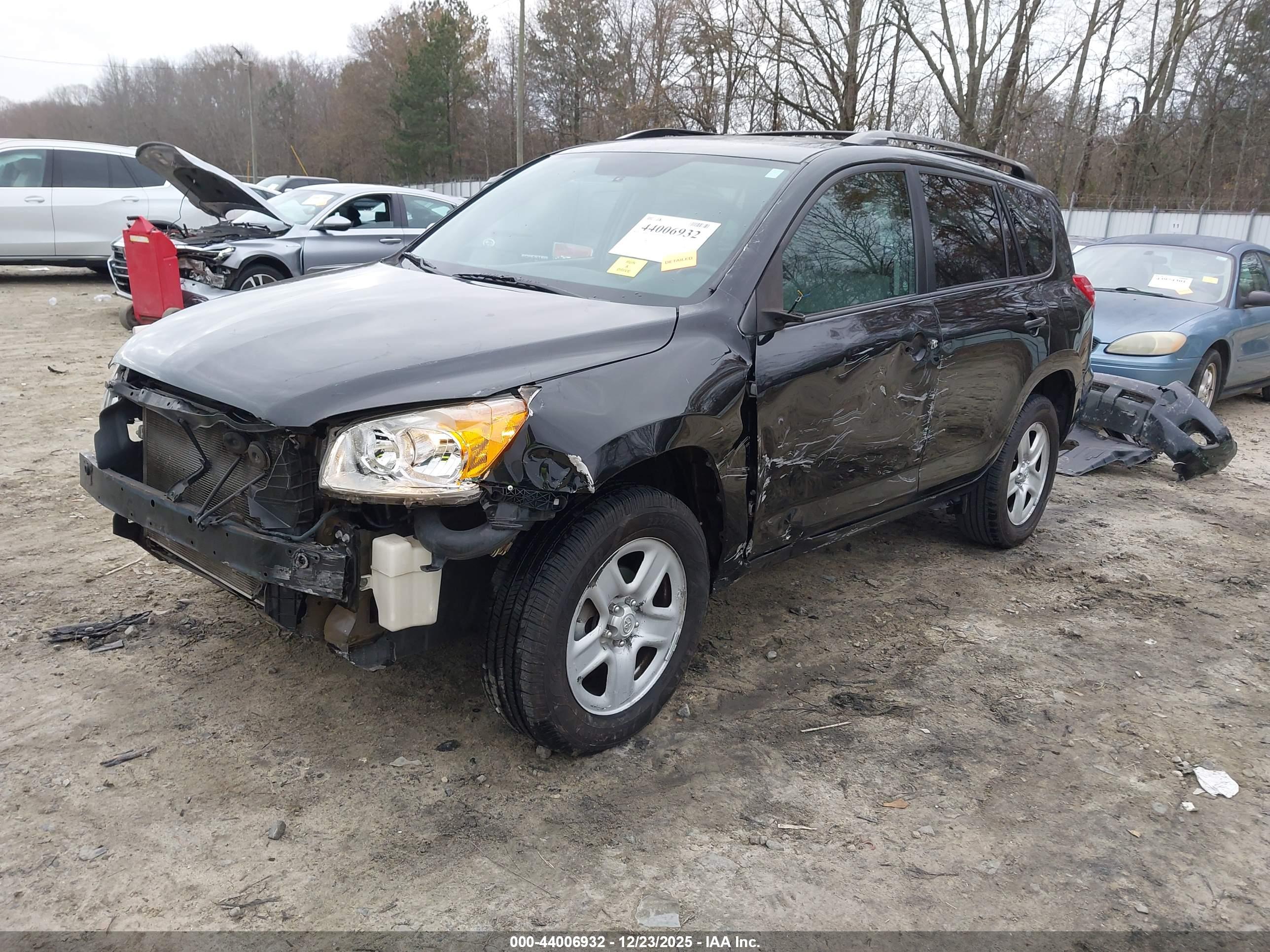 TOYOTA RAV4 image 2