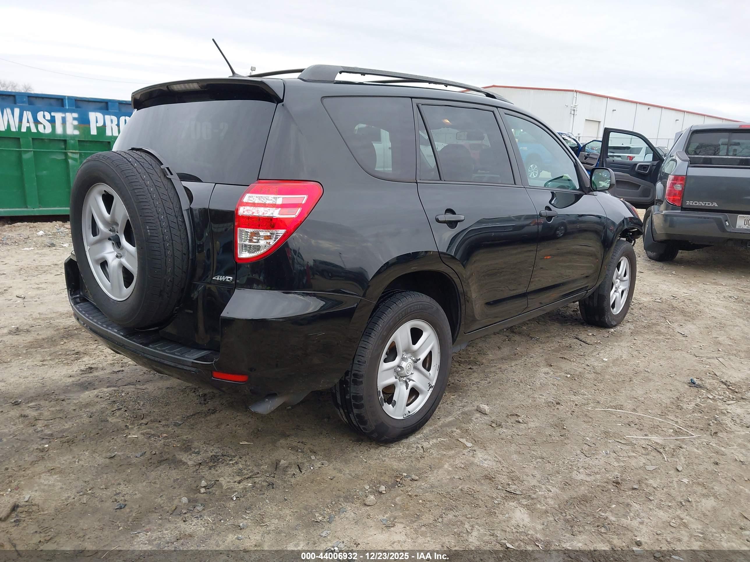 TOYOTA RAV4 image 4
