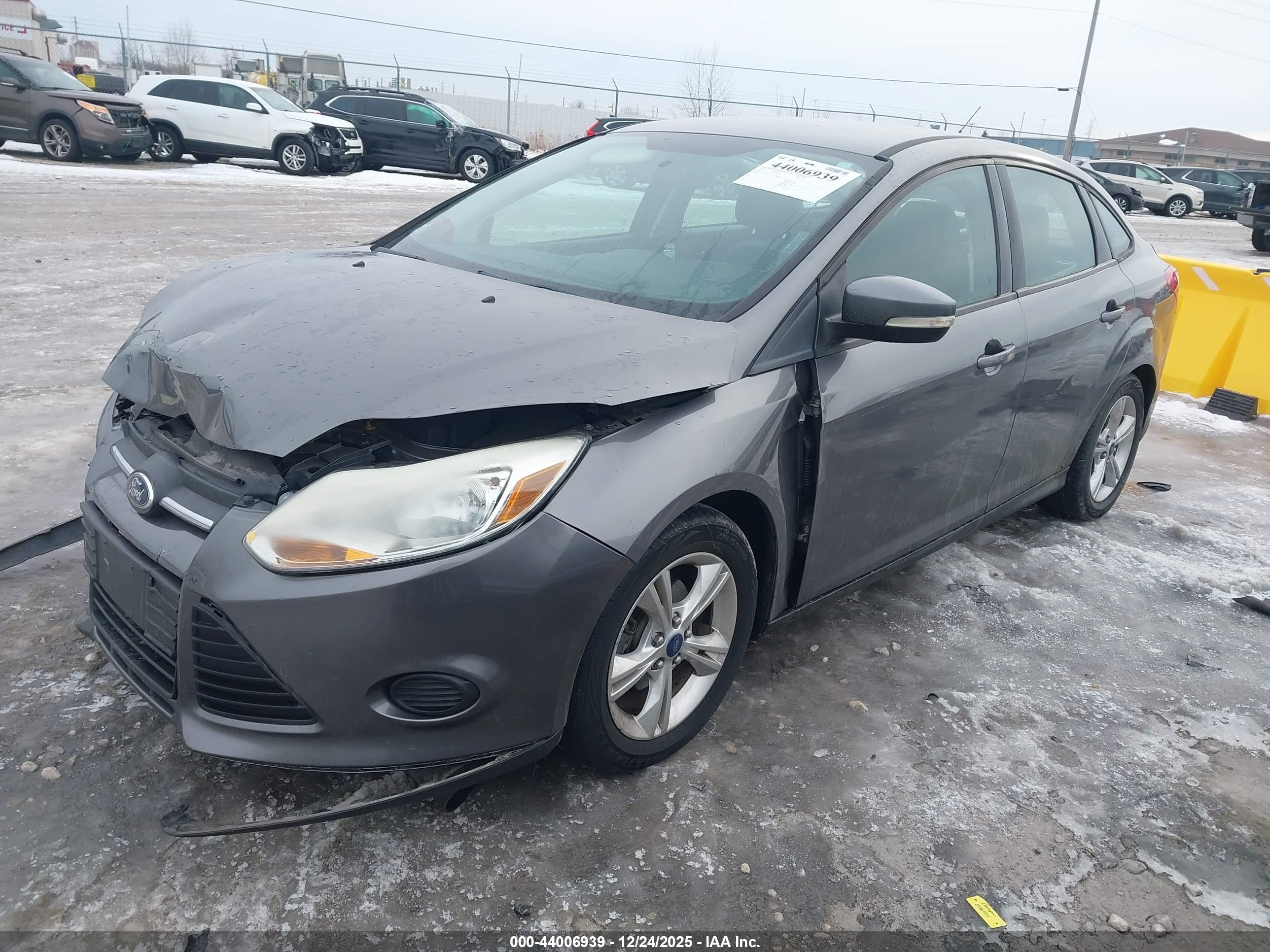 FORD FOCUS image 2
