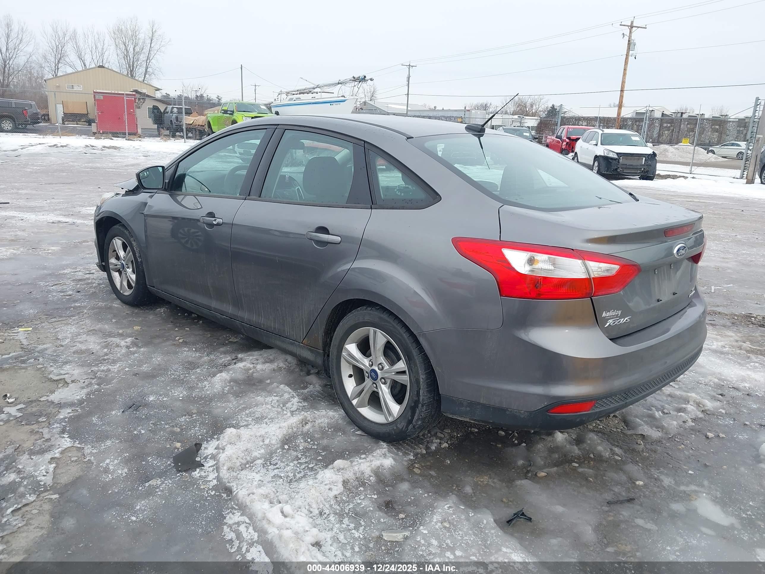 FORD FOCUS image 3