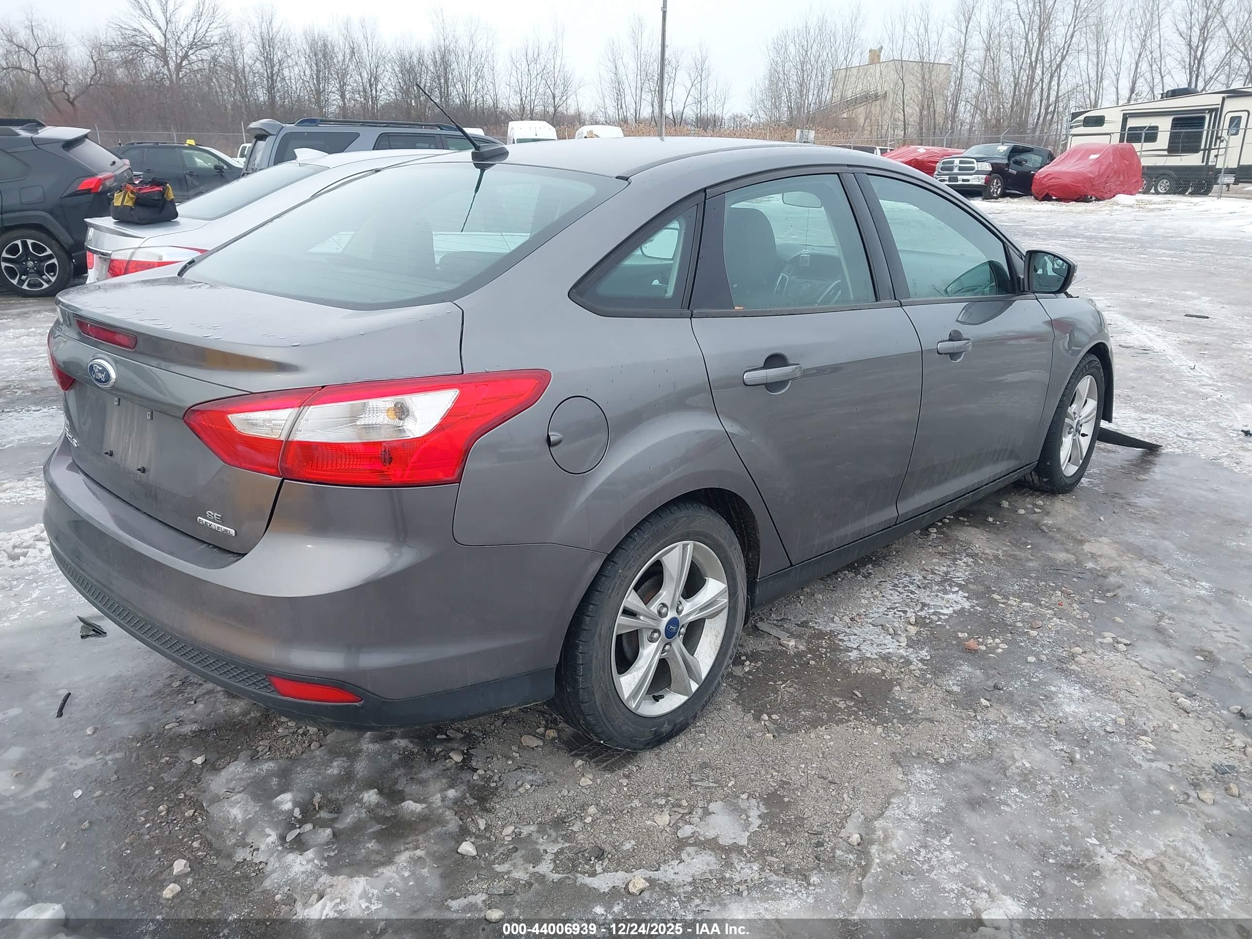 FORD FOCUS image 4