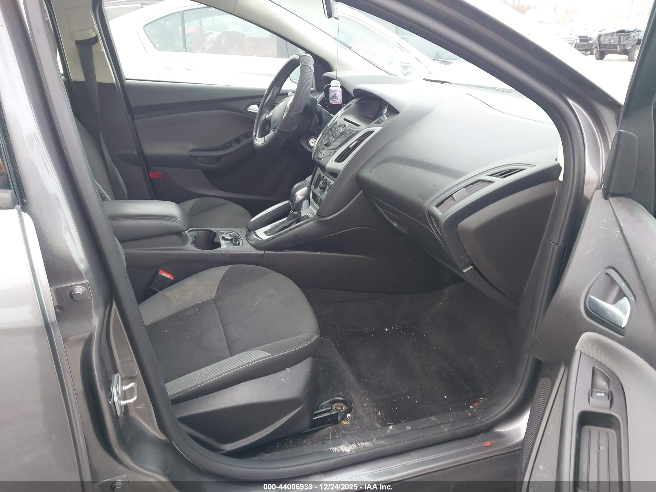 FORD FOCUS image 5