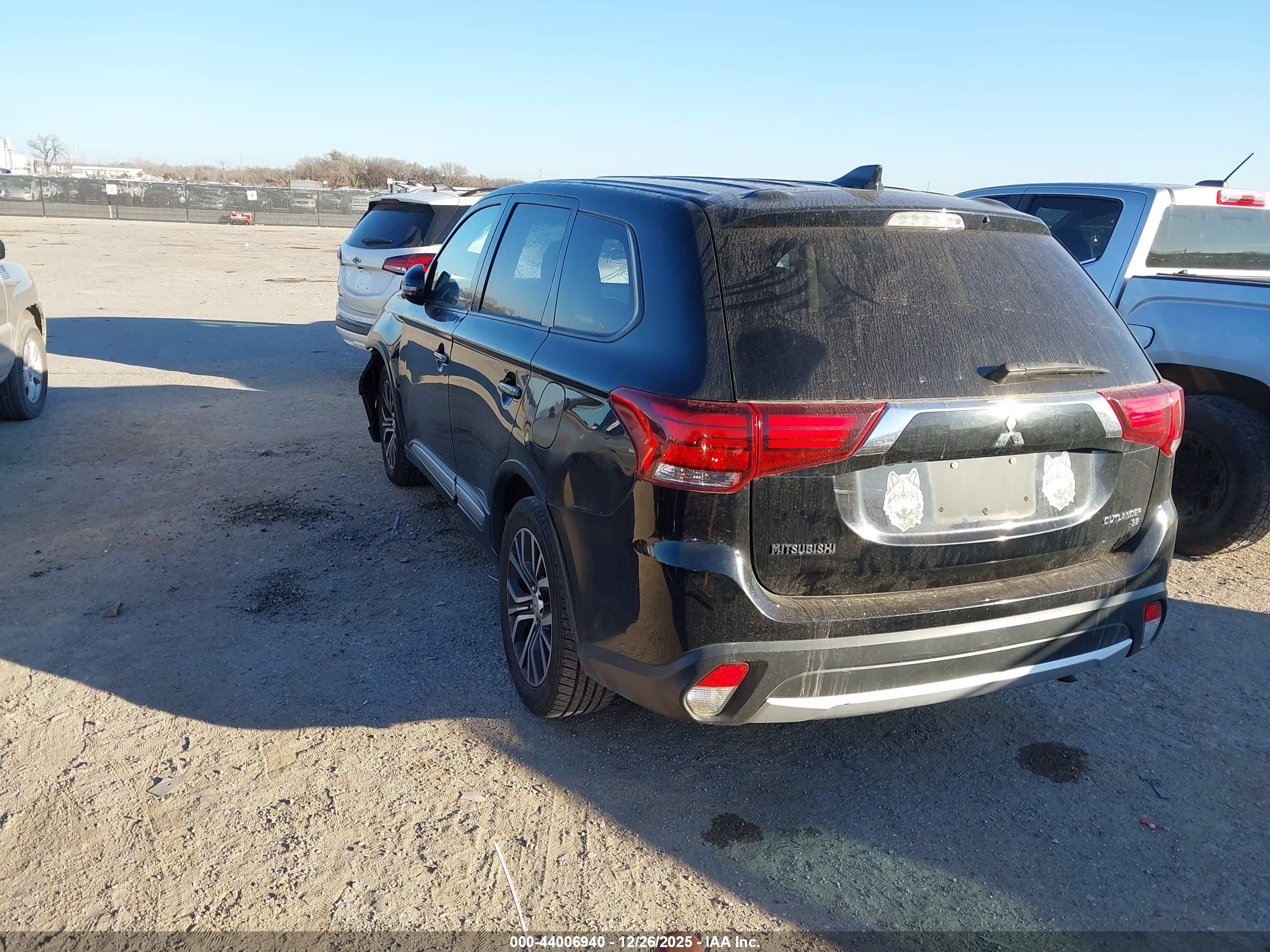 MITSUBISHI OUTLANDER image 3