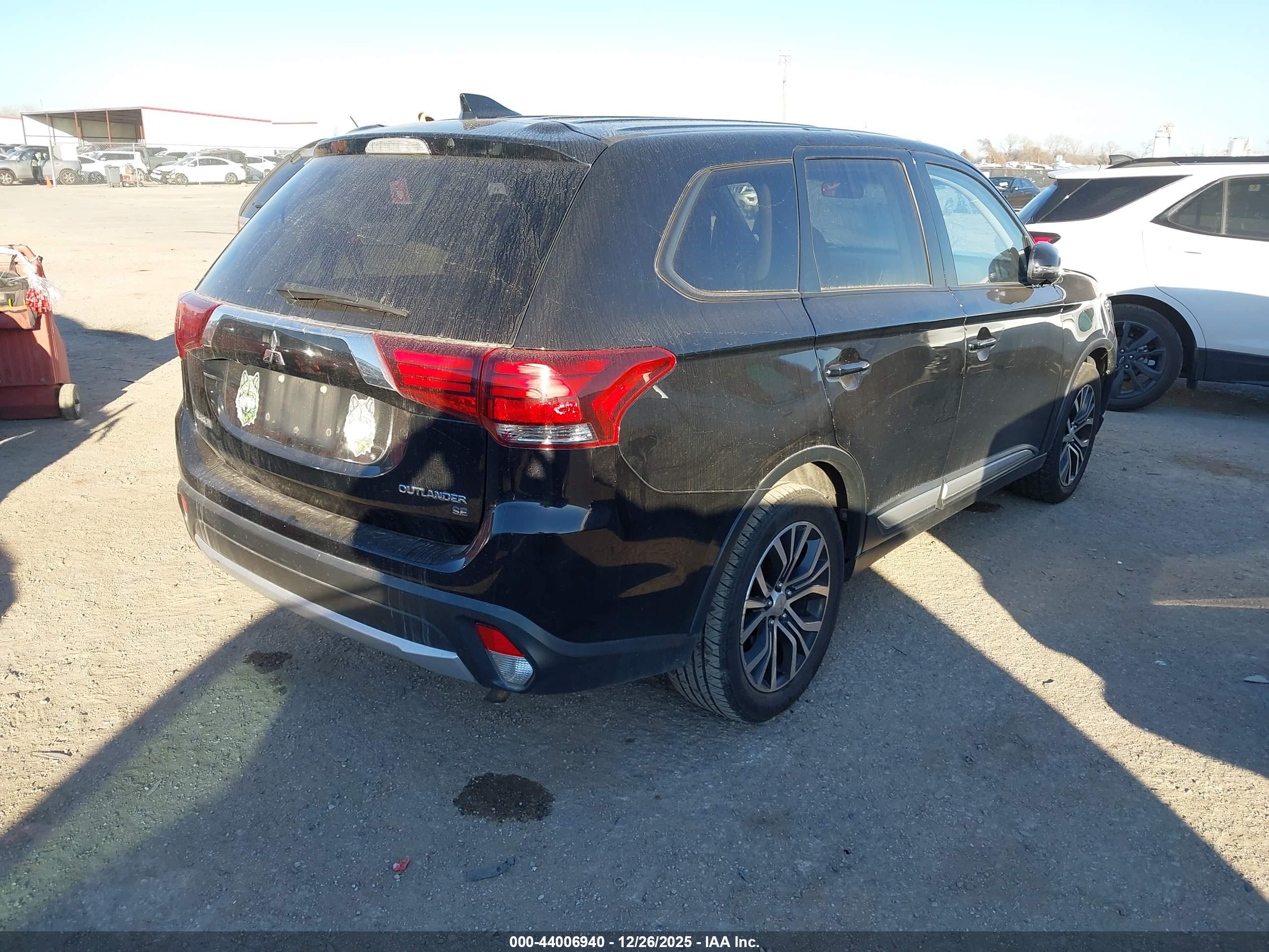 MITSUBISHI OUTLANDER image 4