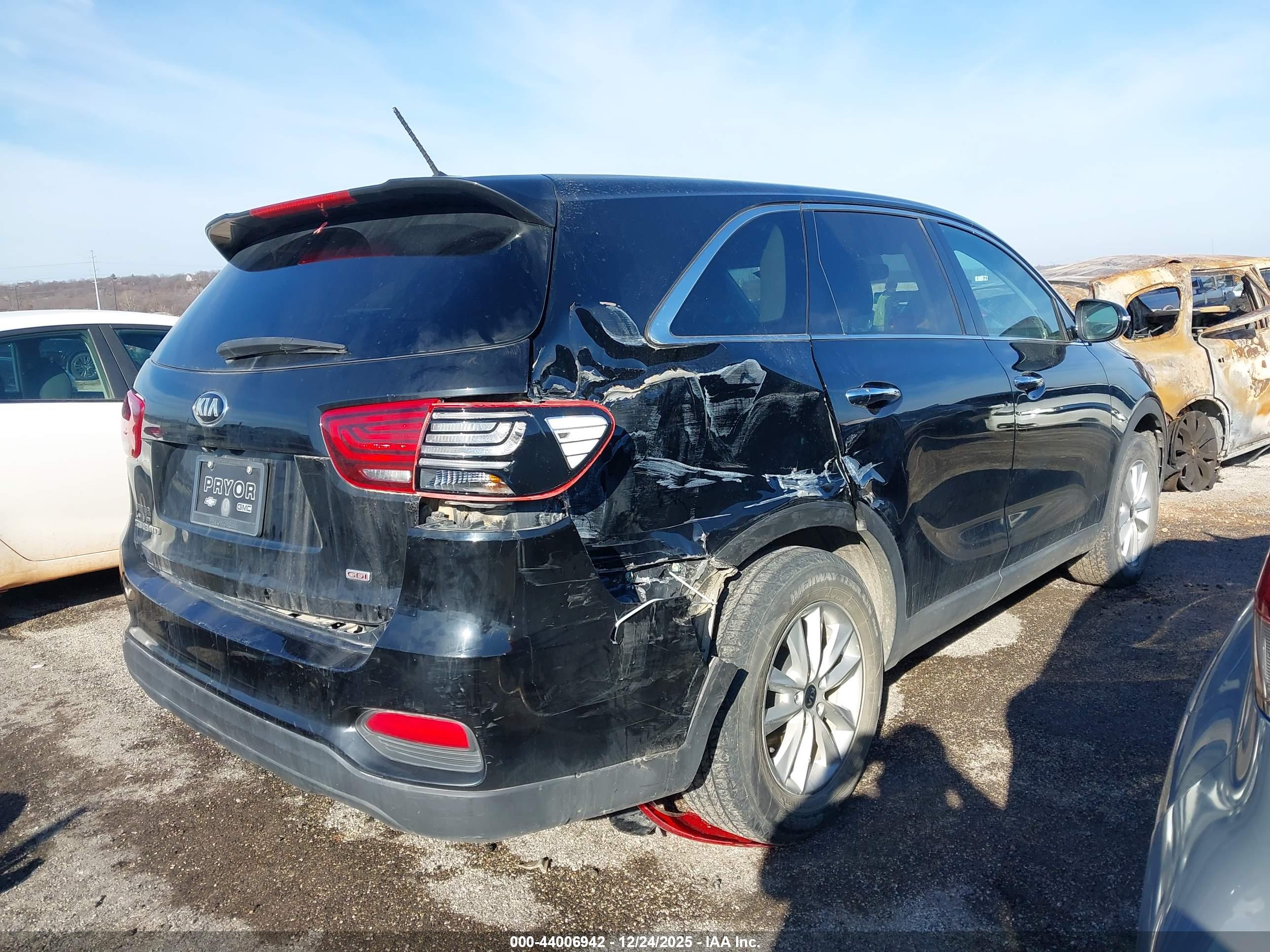 KIA SORENTO image 6