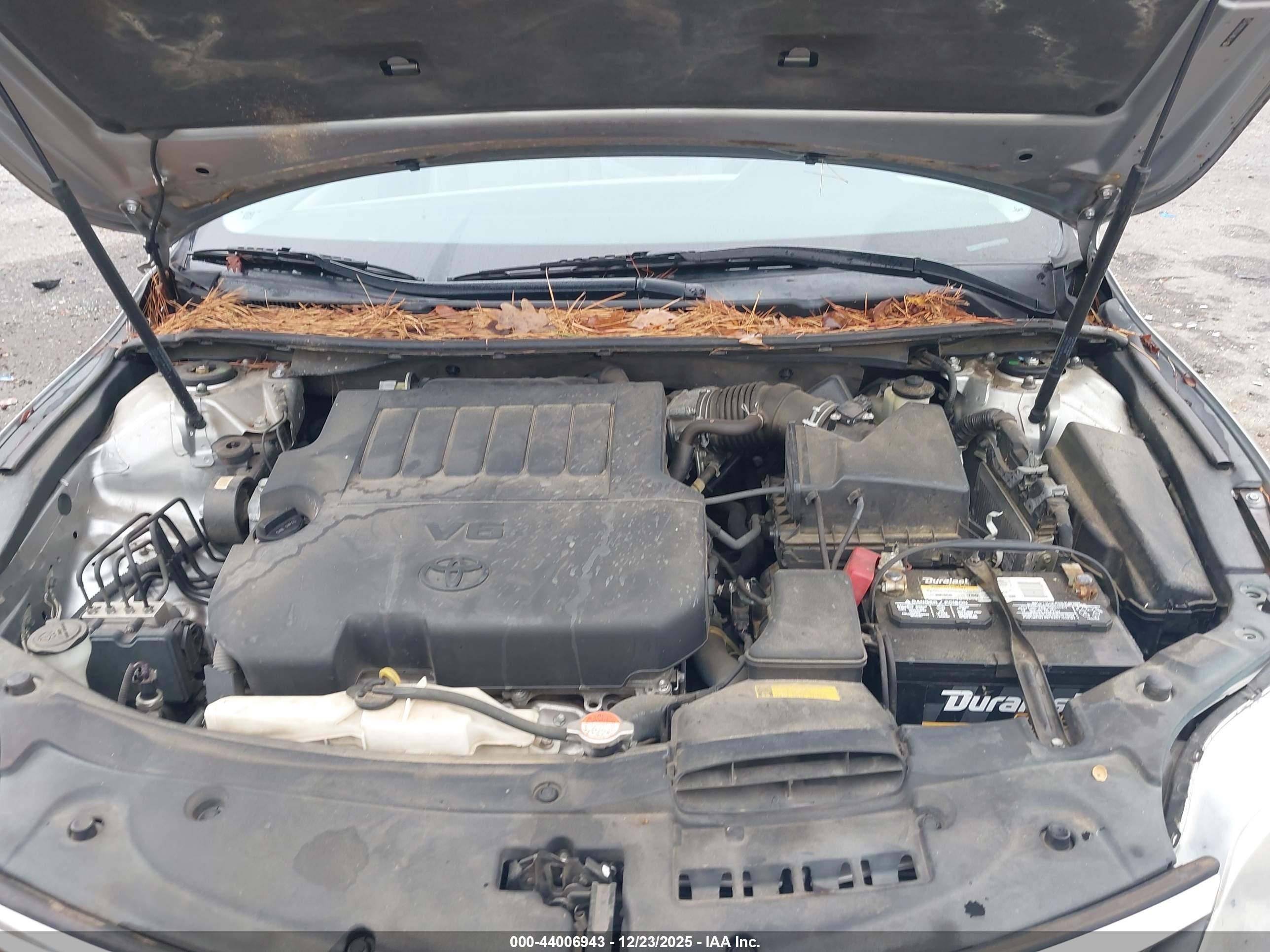TOYOTA AVALON image 10