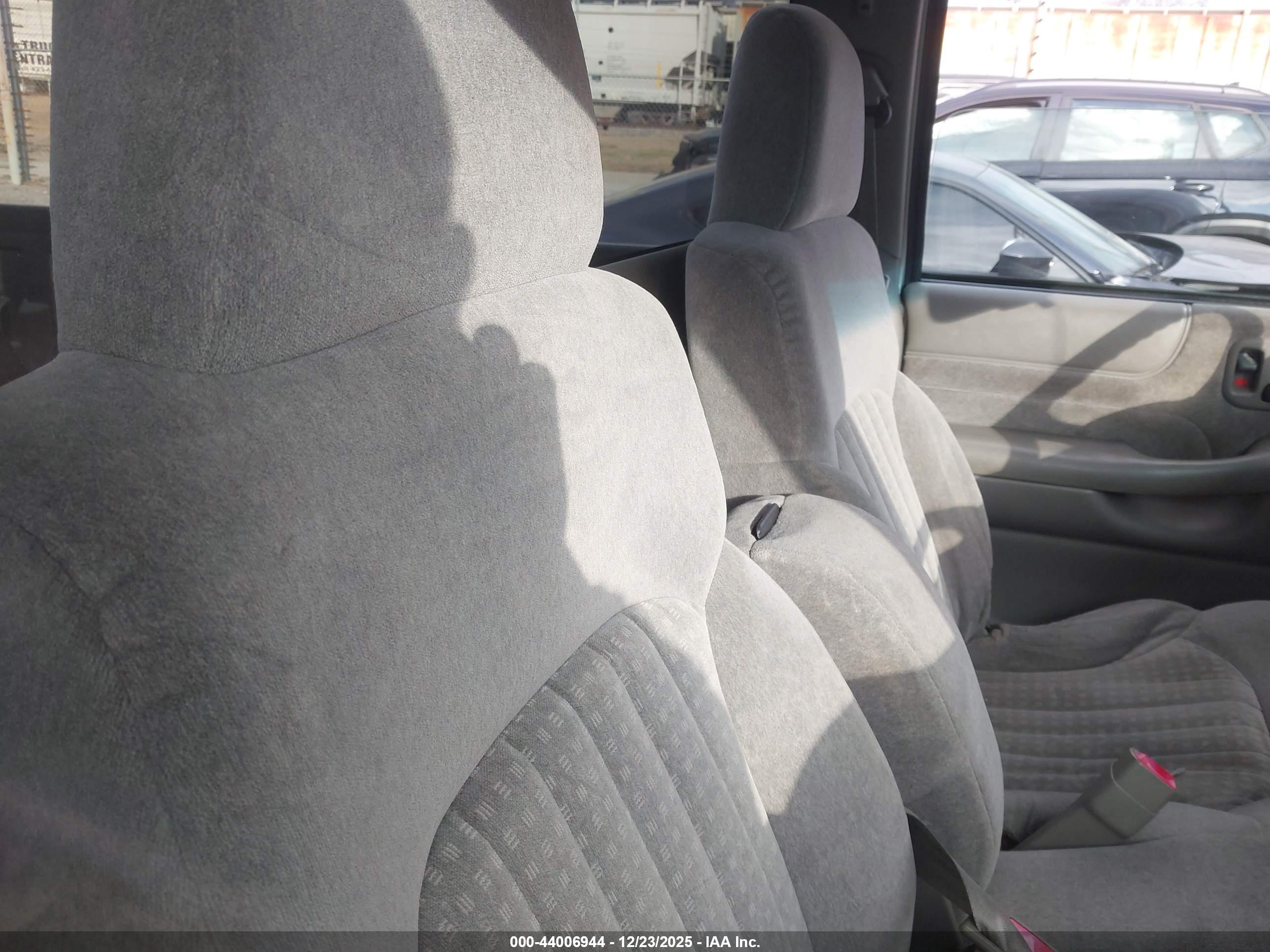 CHEVROLET S-10 image 8