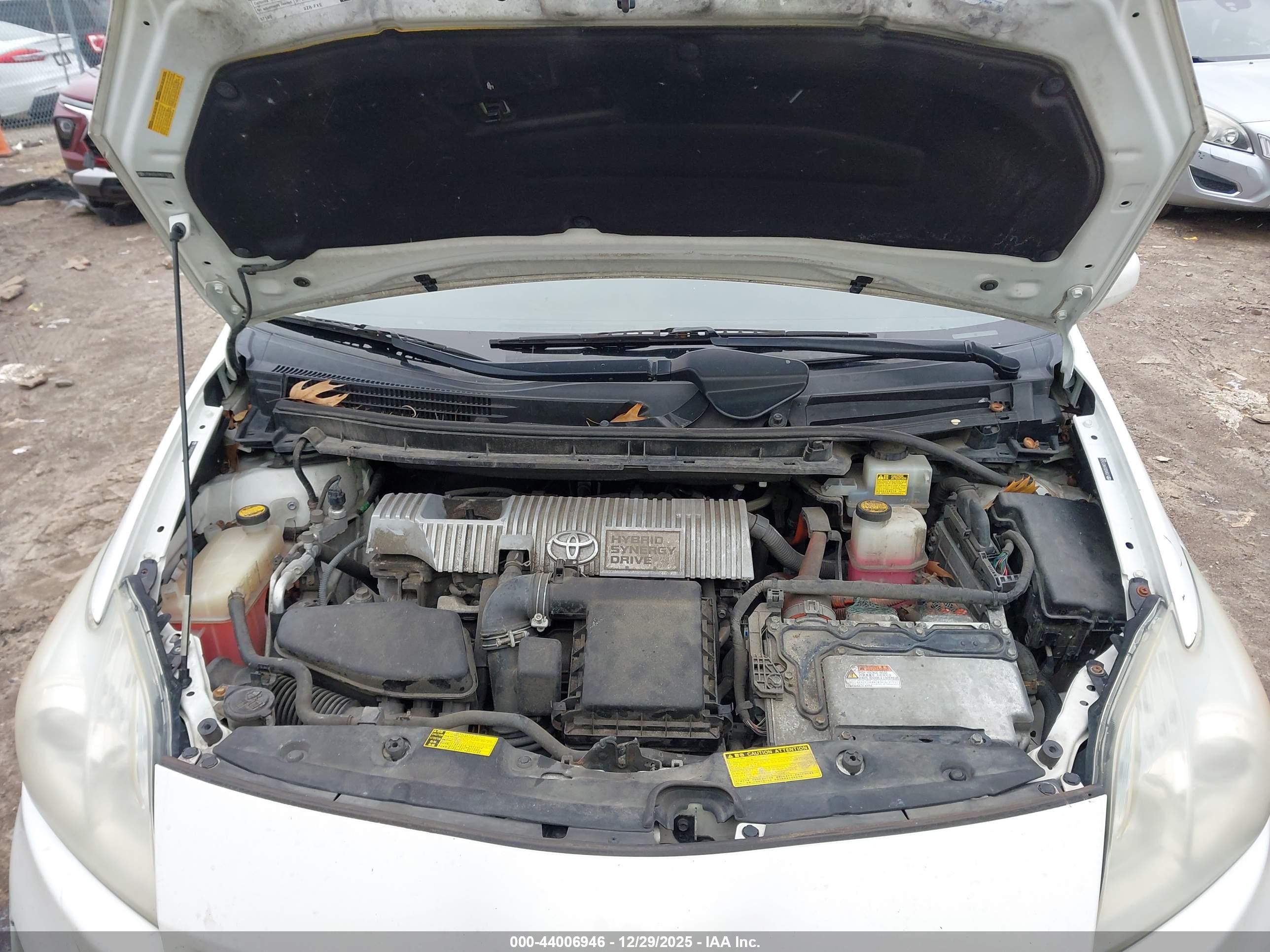 TOYOTA PRIUS image 10