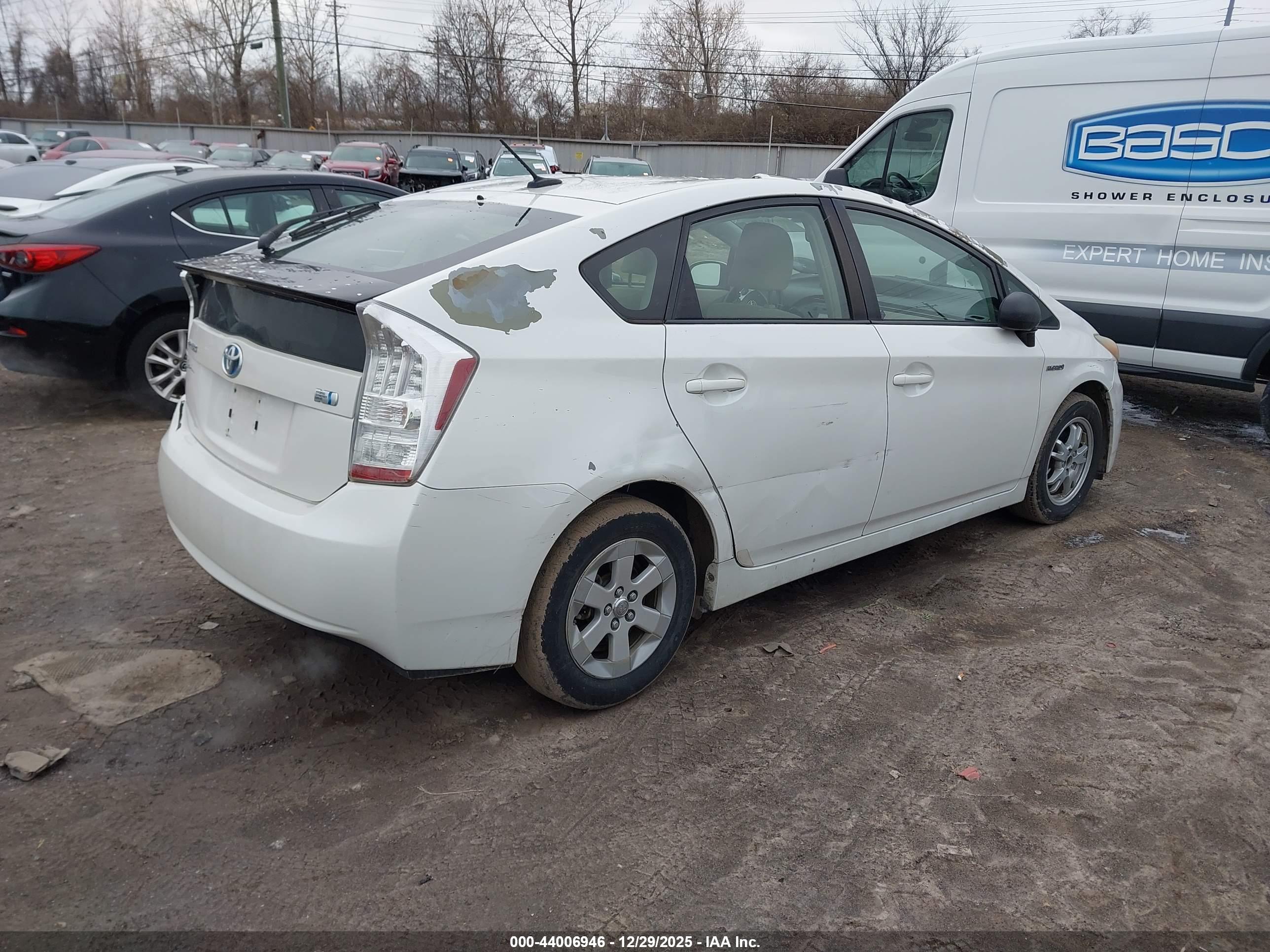 TOYOTA PRIUS image 4