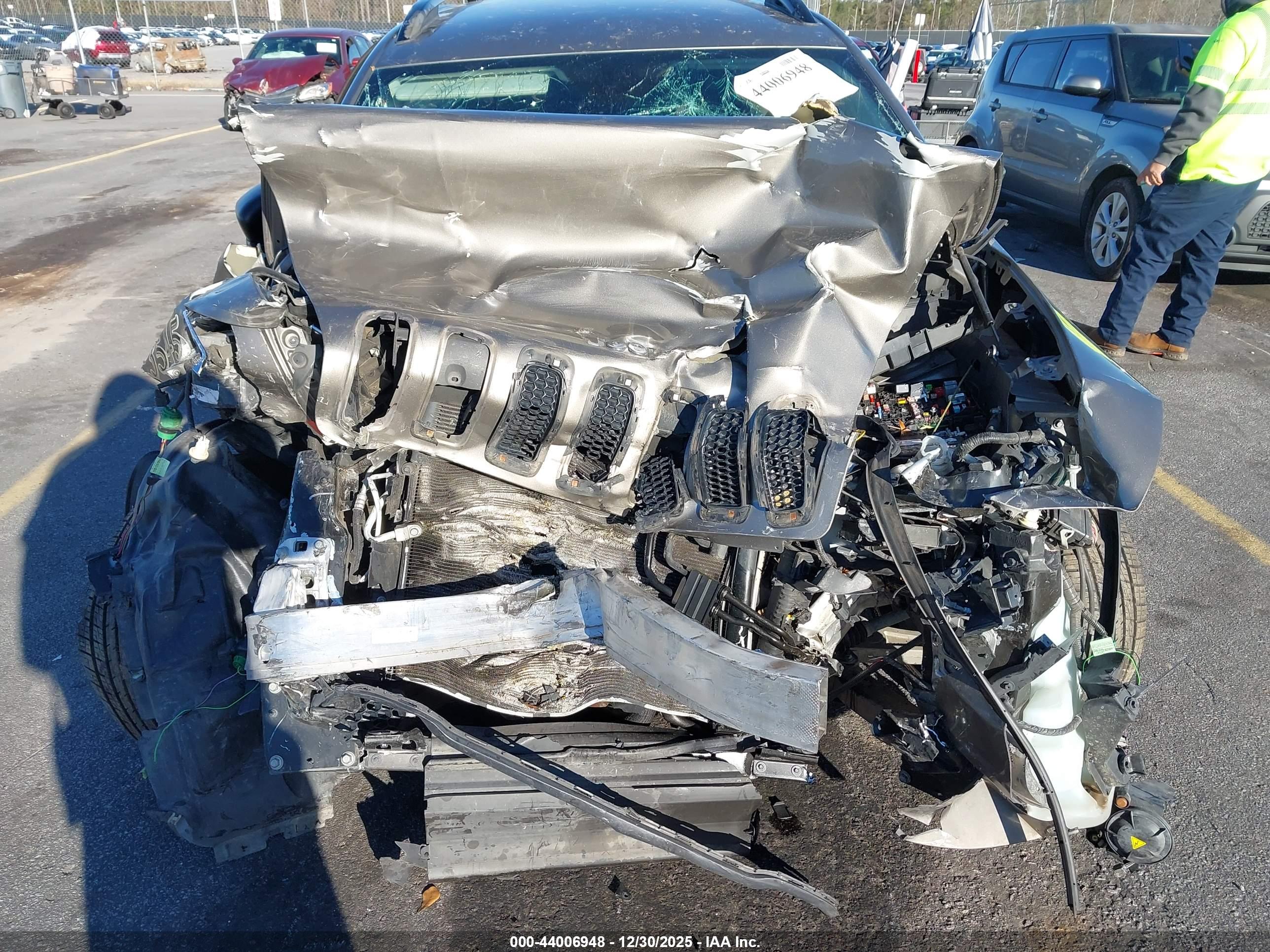 JEEP CHEROKEE image 6