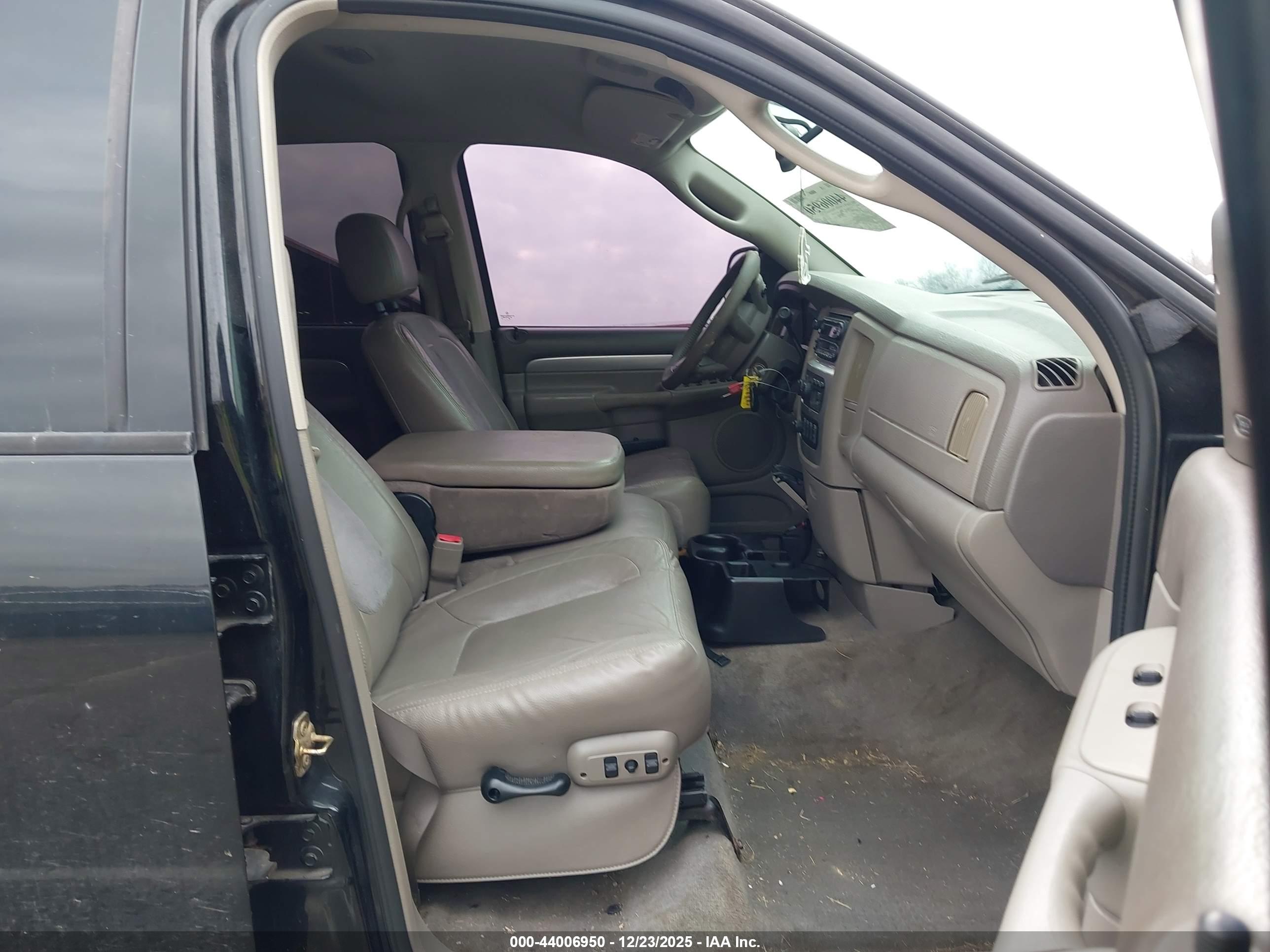 DODGE RAM image 5