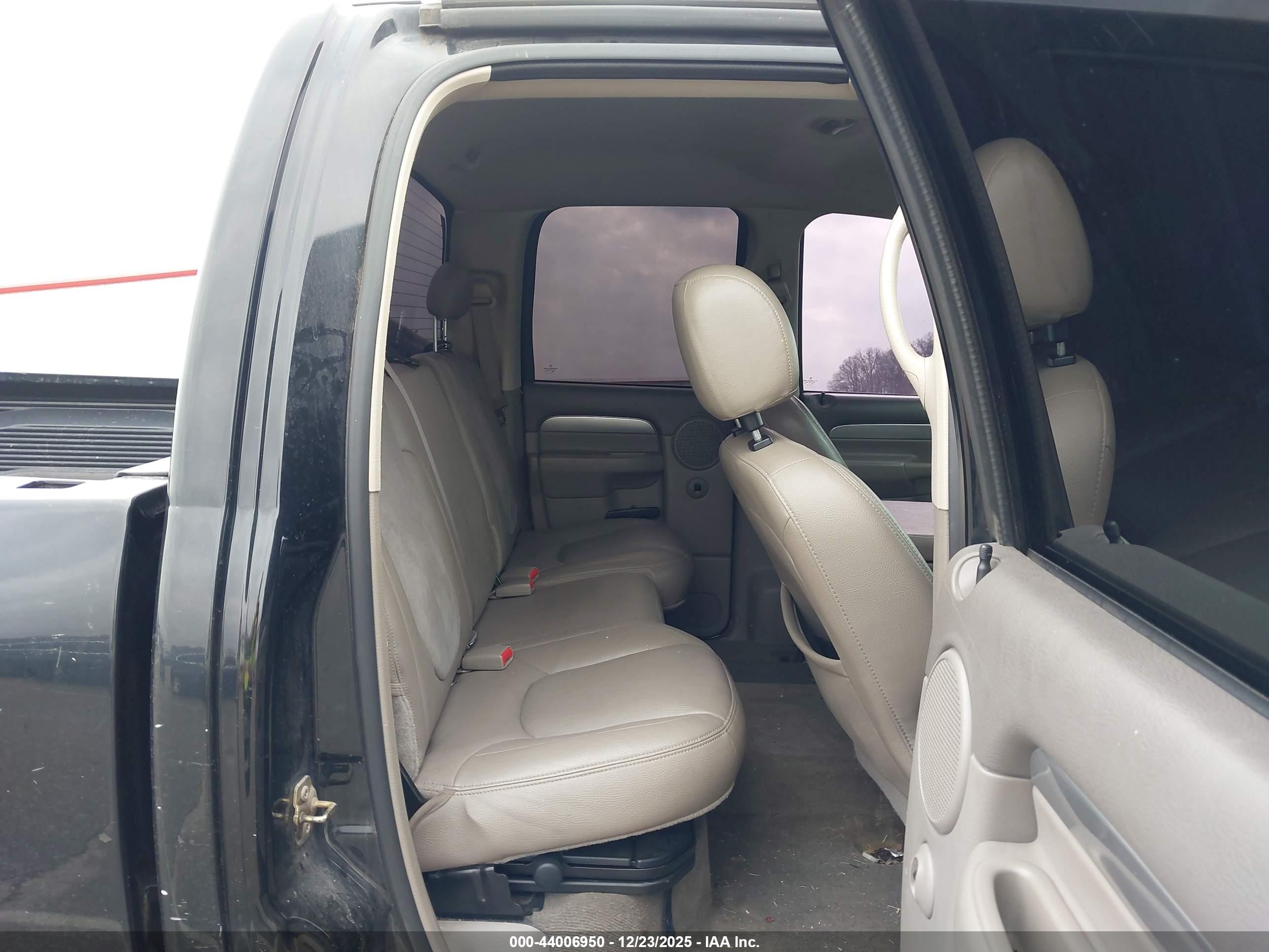 DODGE RAM image 8