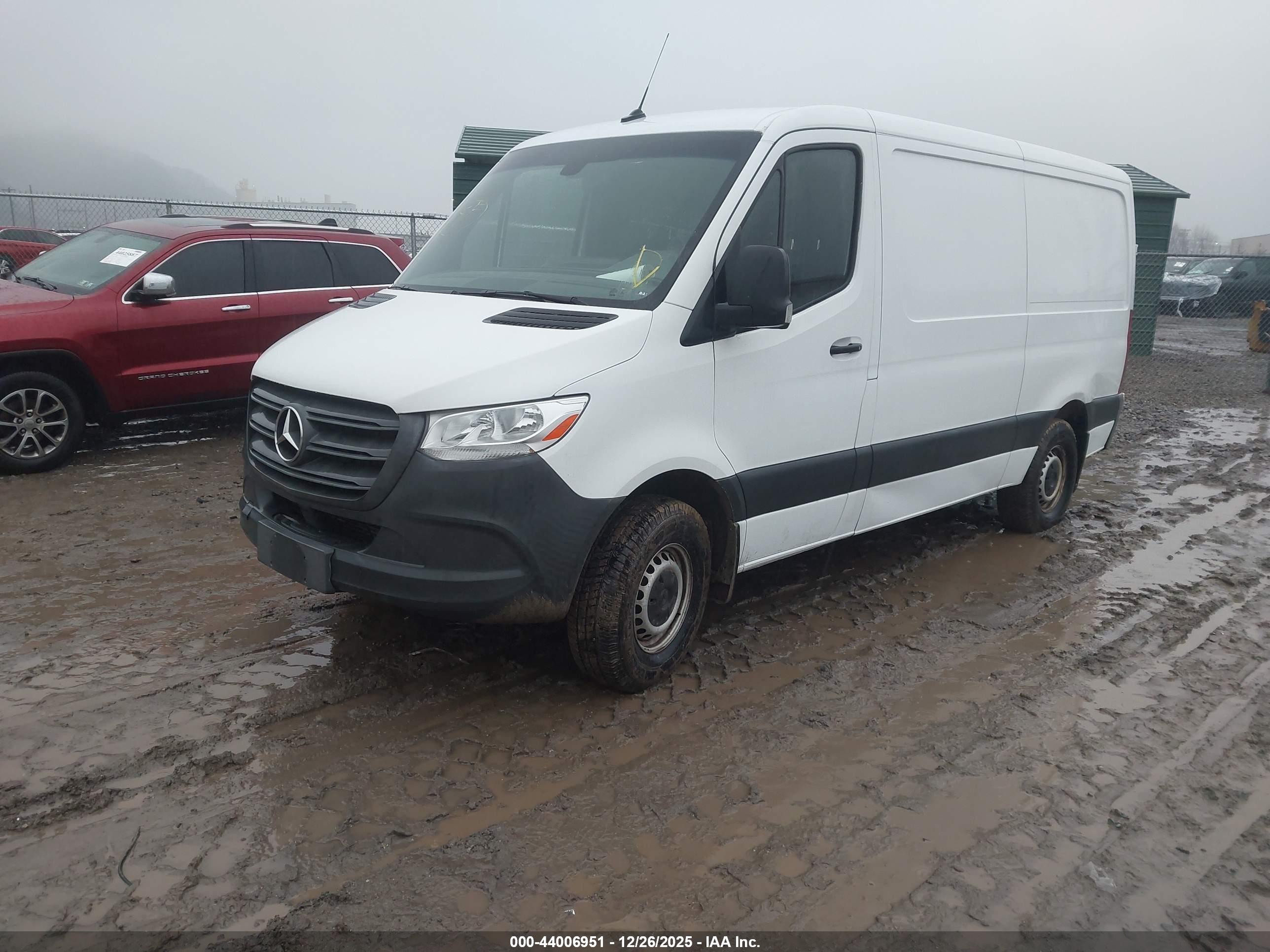 MERCEDES-BENZ SPRINTER image 2