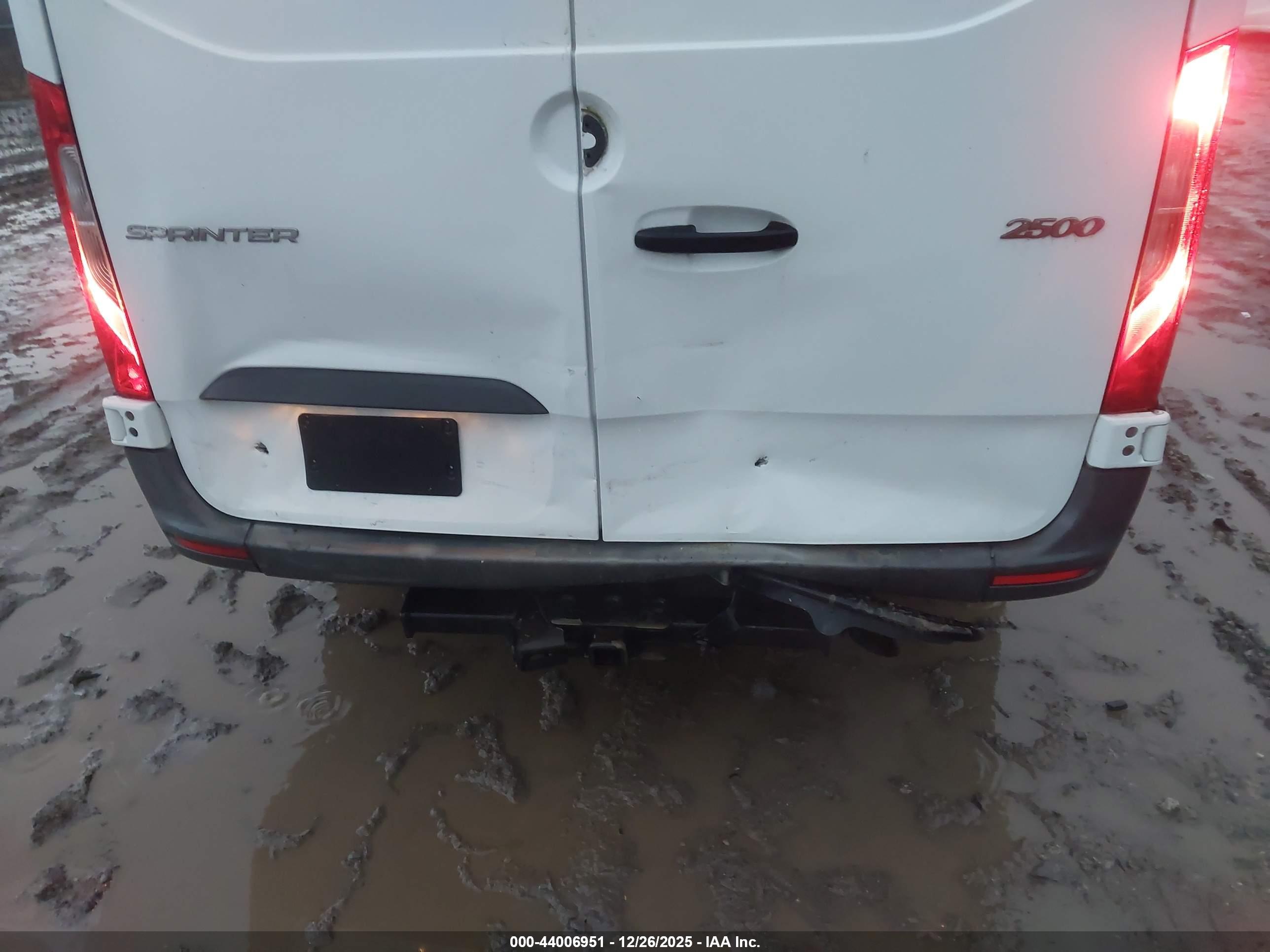 MERCEDES-BENZ SPRINTER image 6