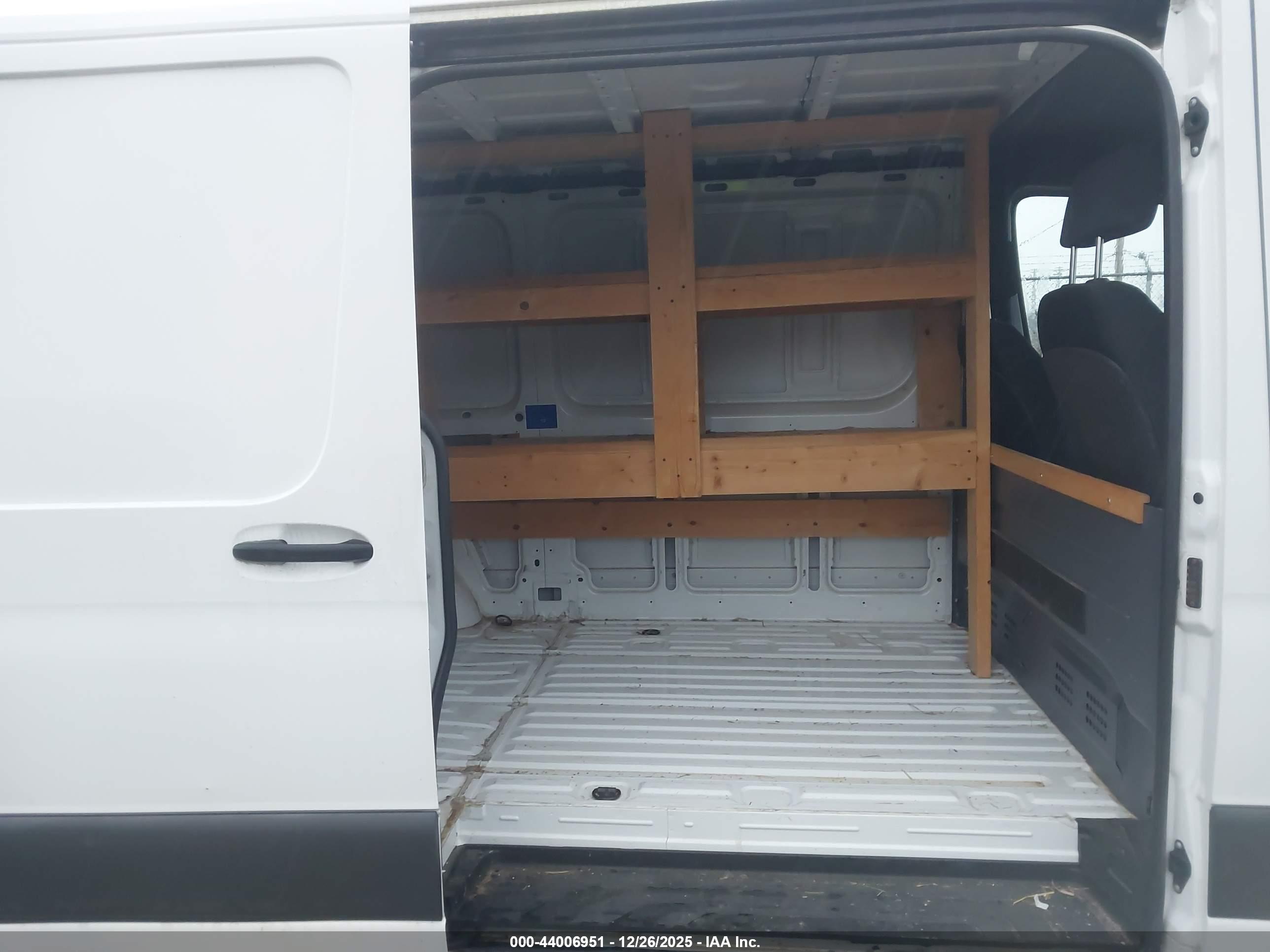 MERCEDES-BENZ SPRINTER image 8
