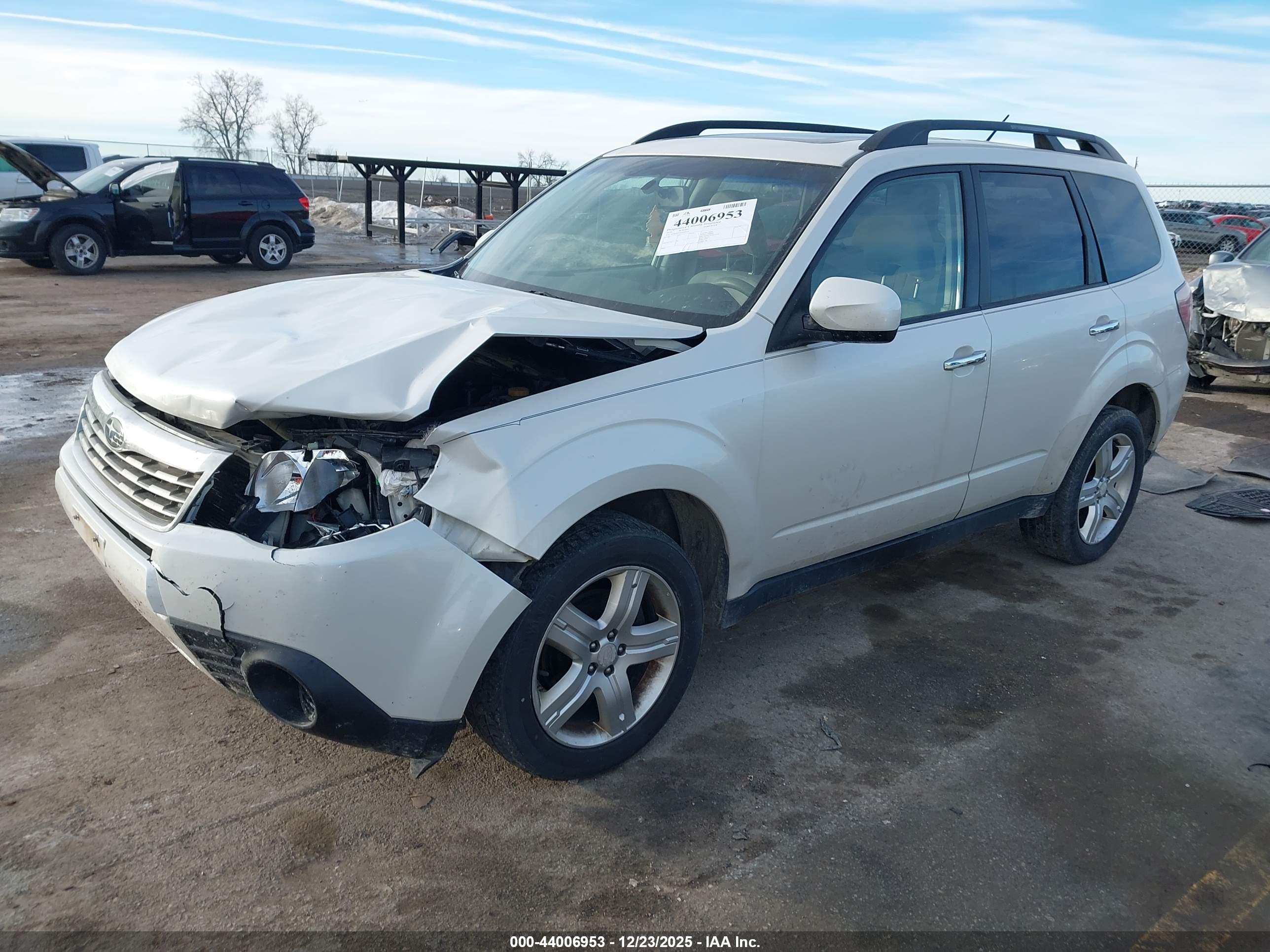 SUBARU FORESTER image 2