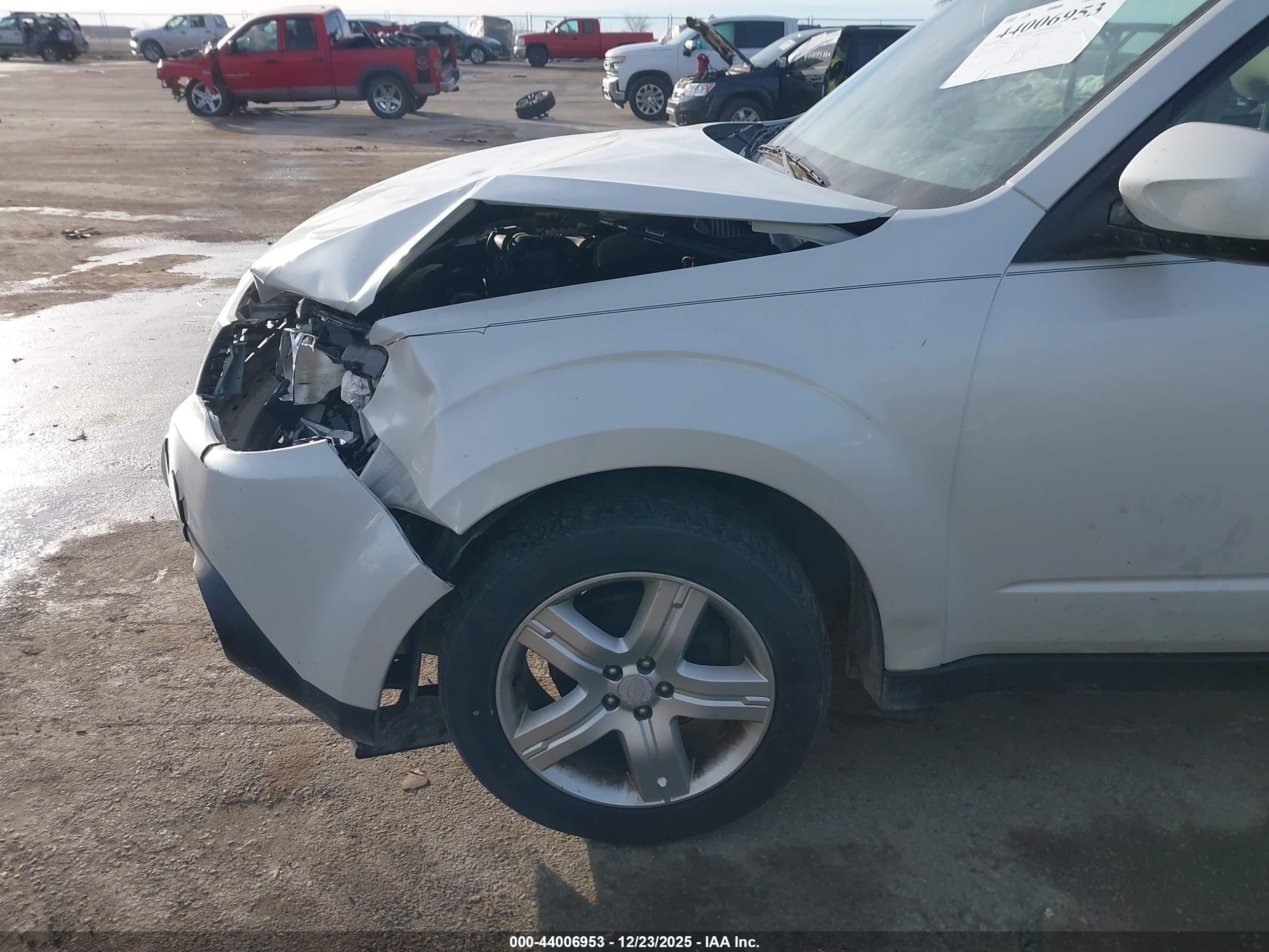 SUBARU FORESTER image 6