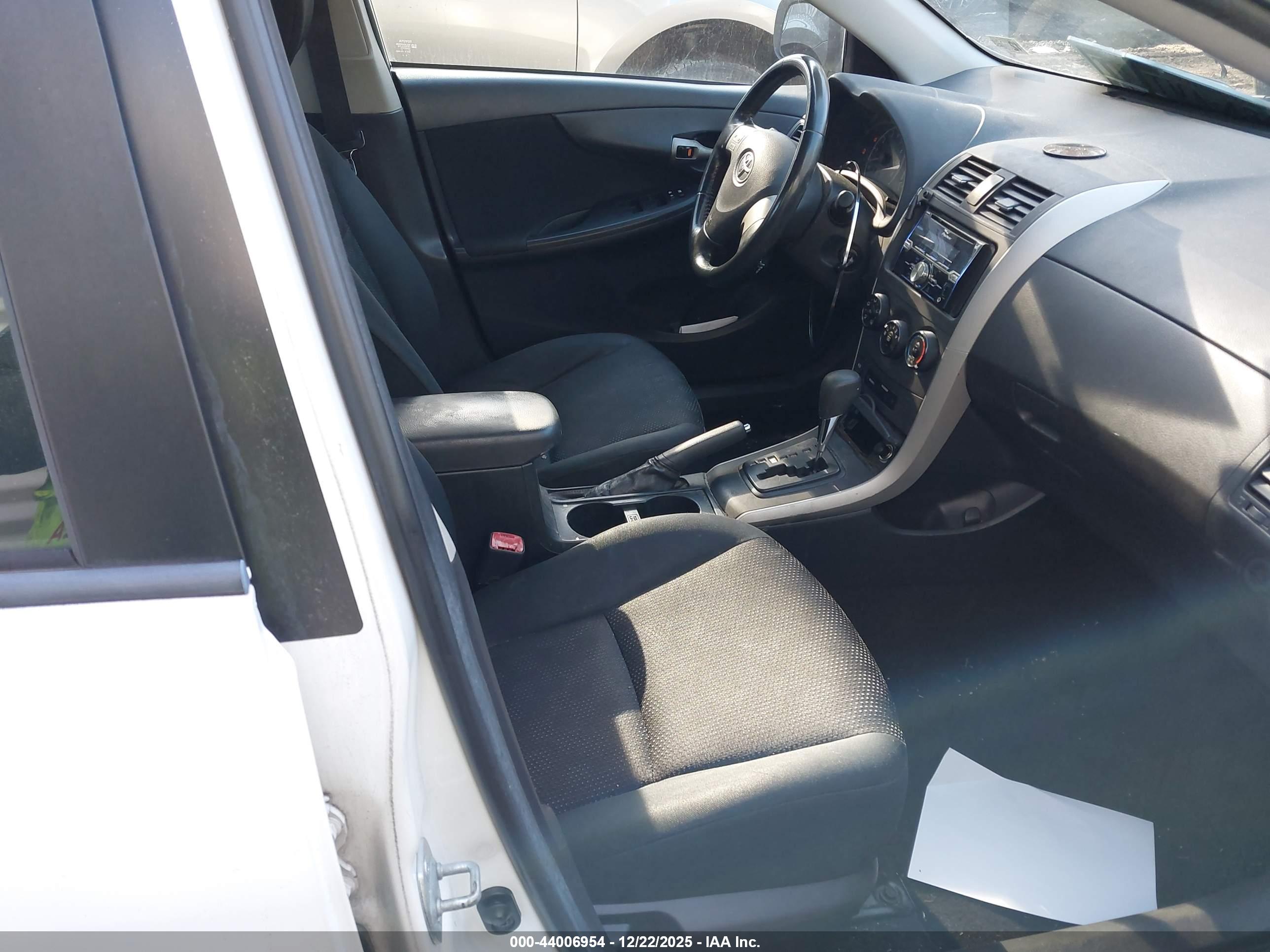 TOYOTA COROLLA image 5