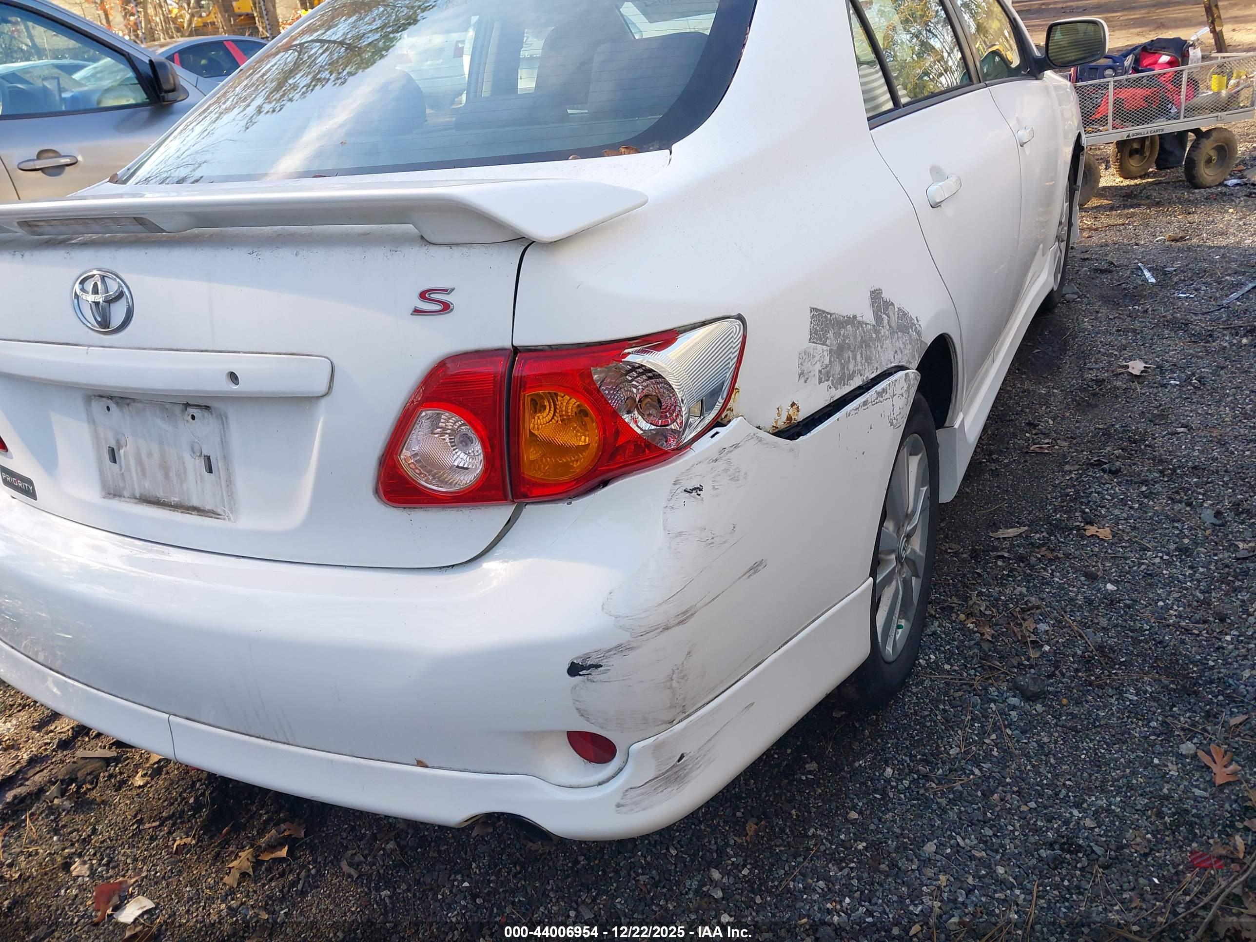 TOYOTA COROLLA image 6