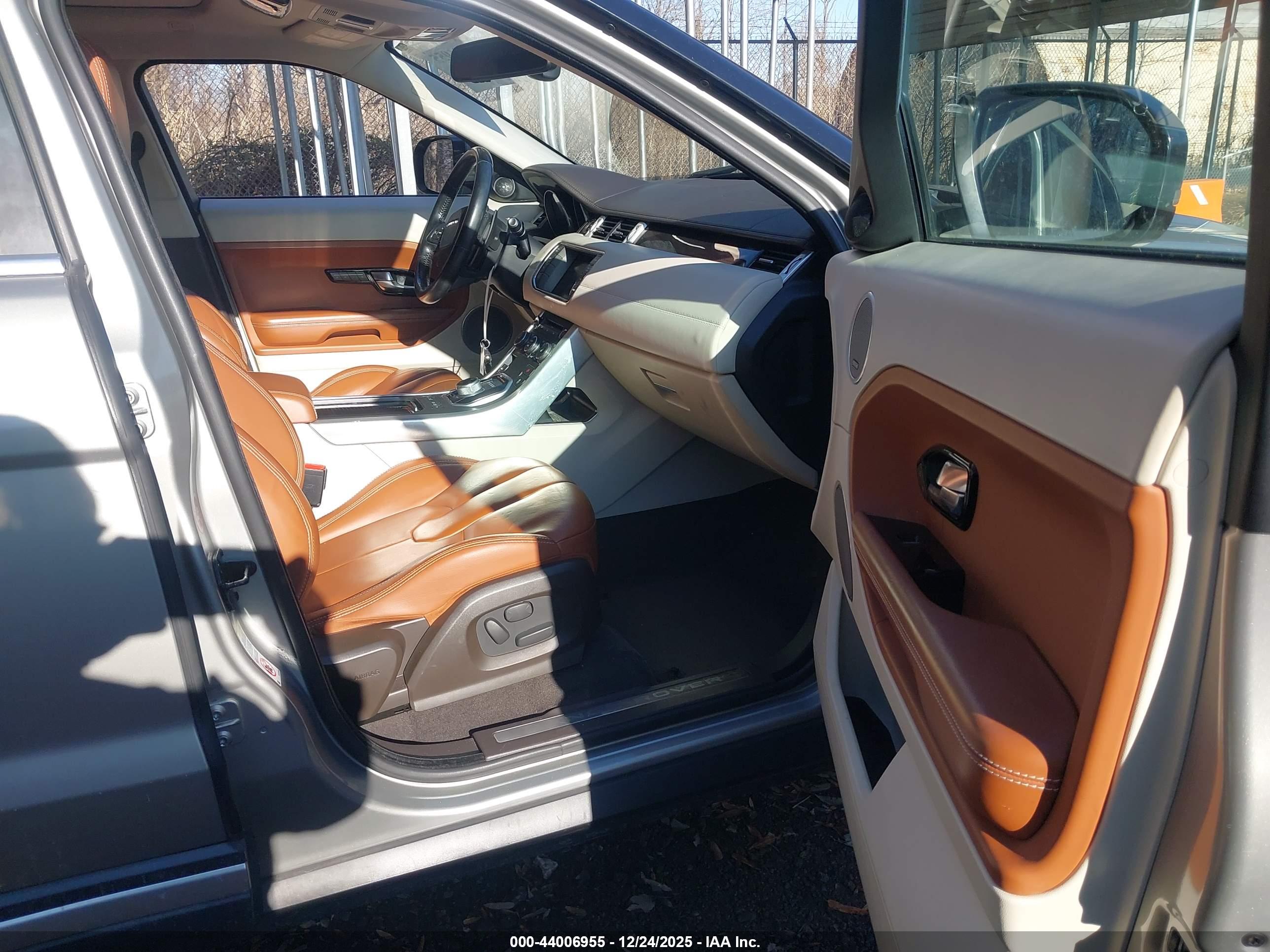 LAND ROVER image 5
