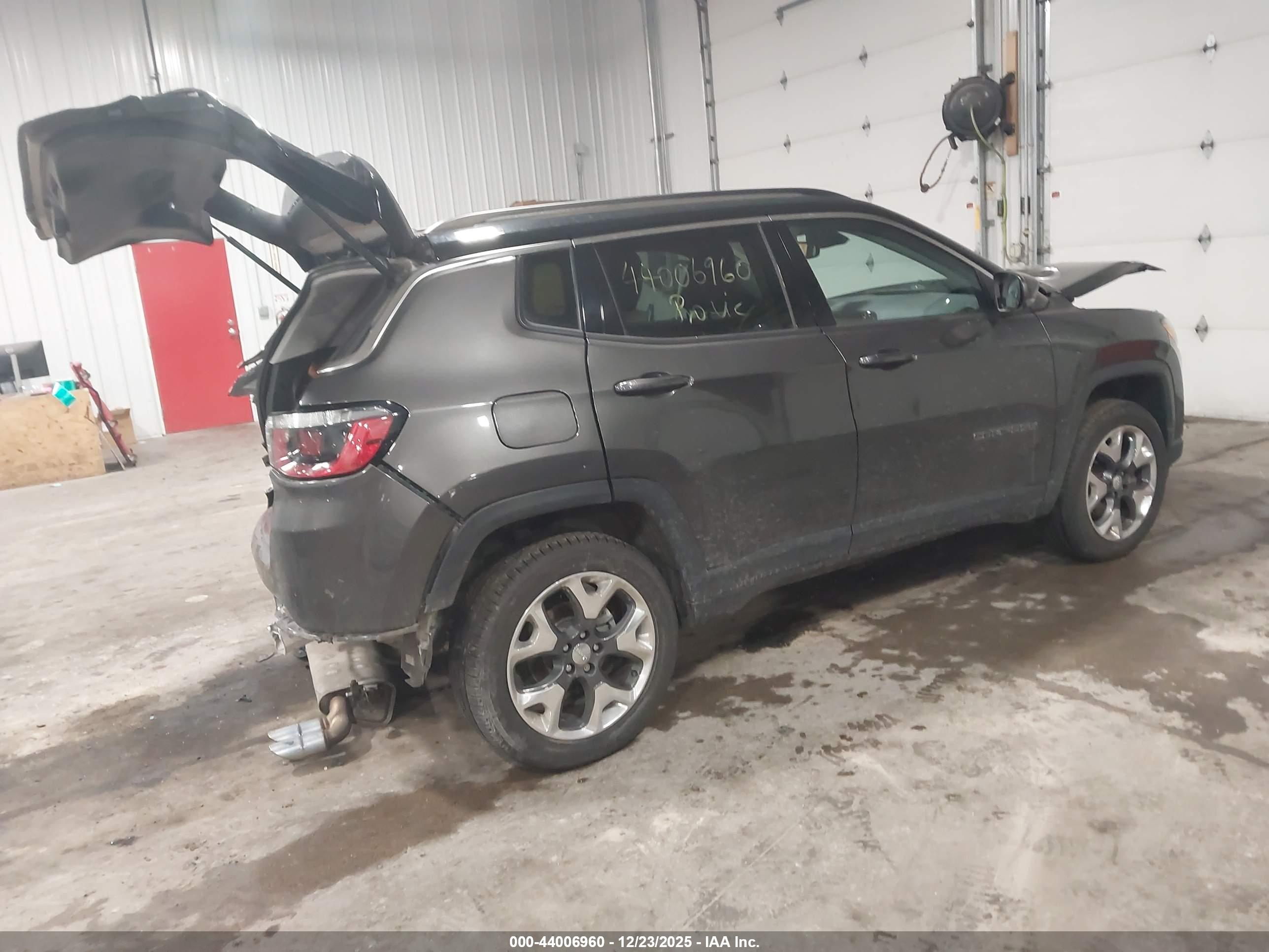 JEEP COMPASS image 4