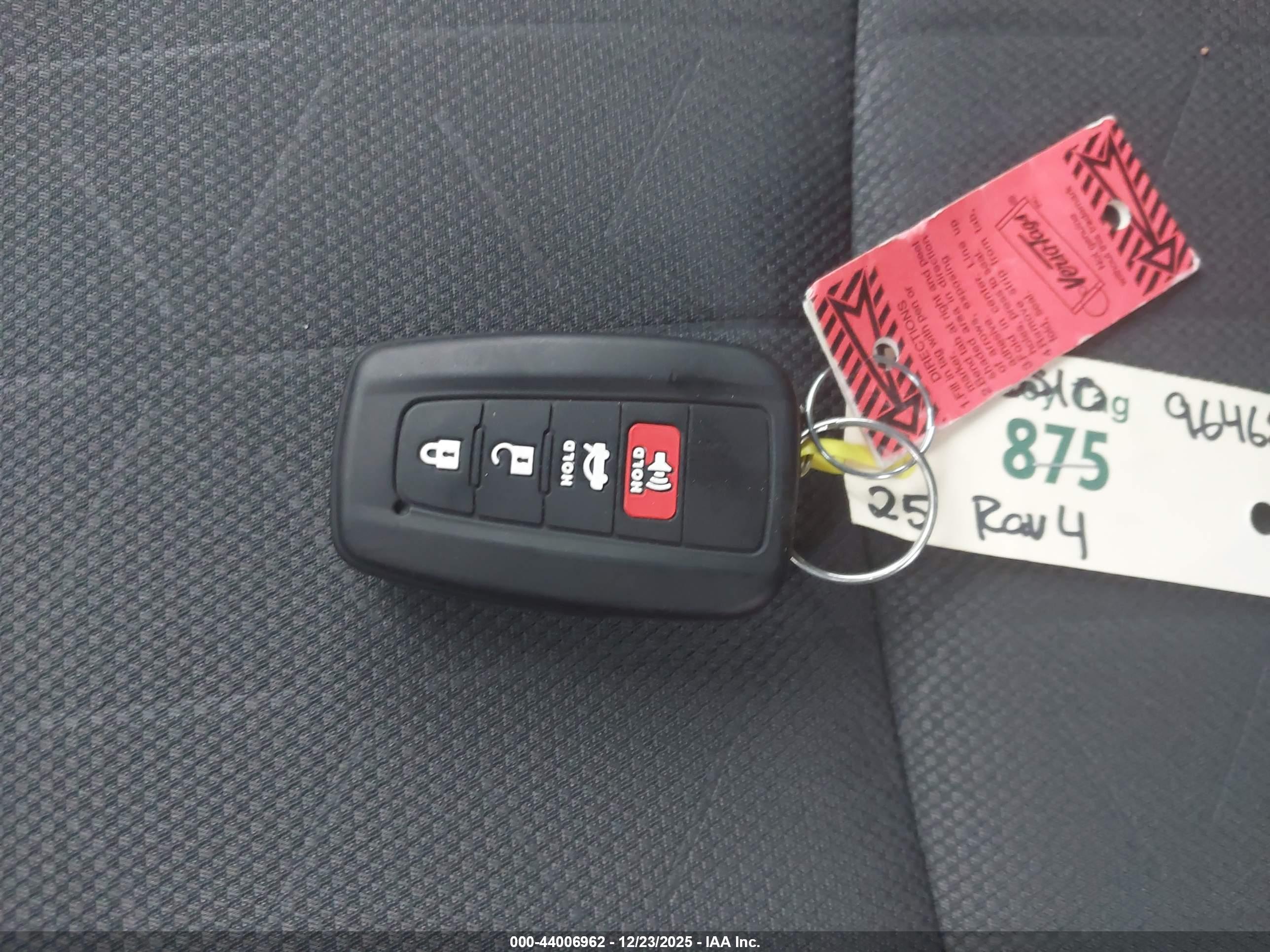 TOYOTA RAV4 image 11