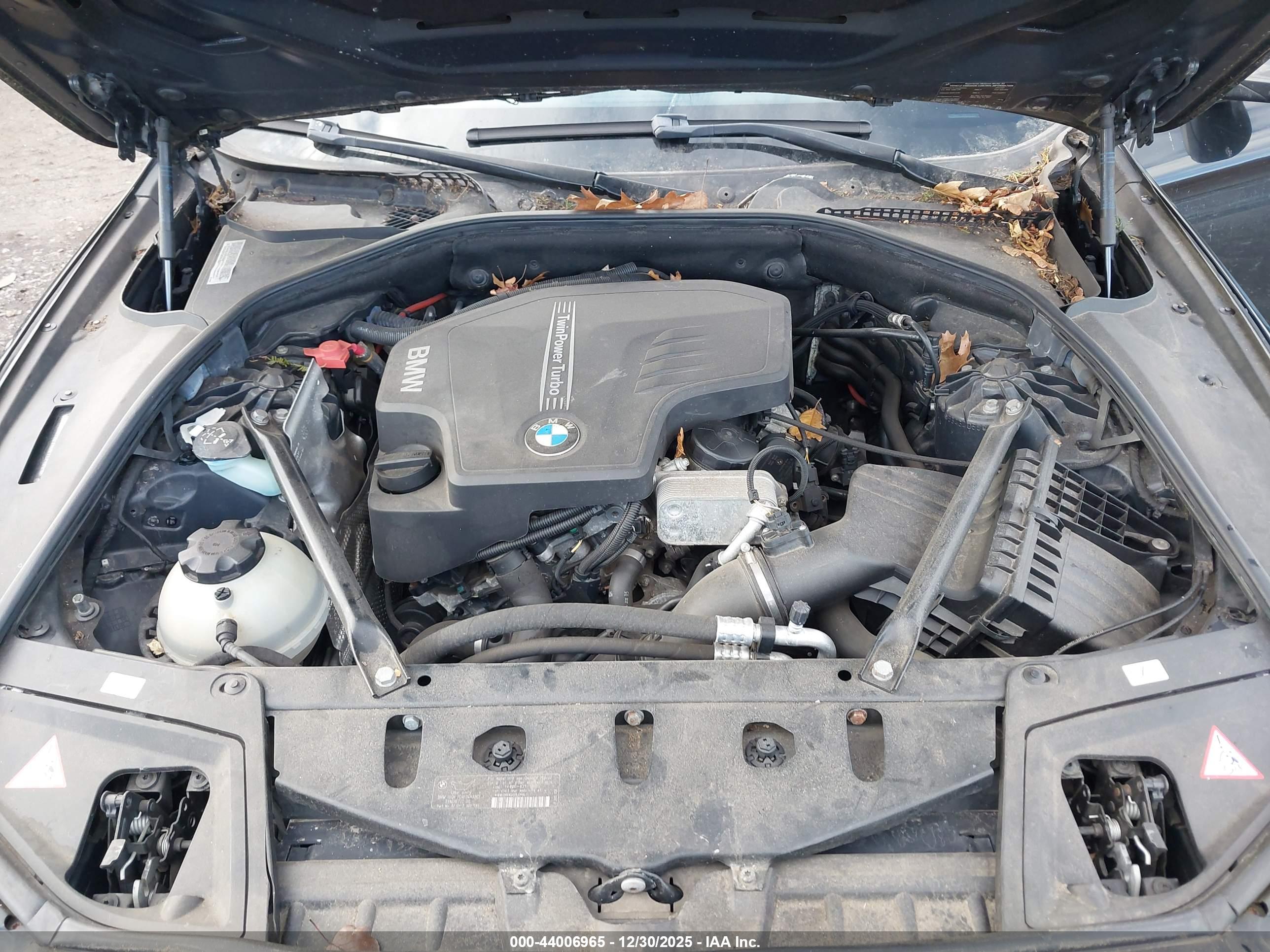 BMW 528I image 10