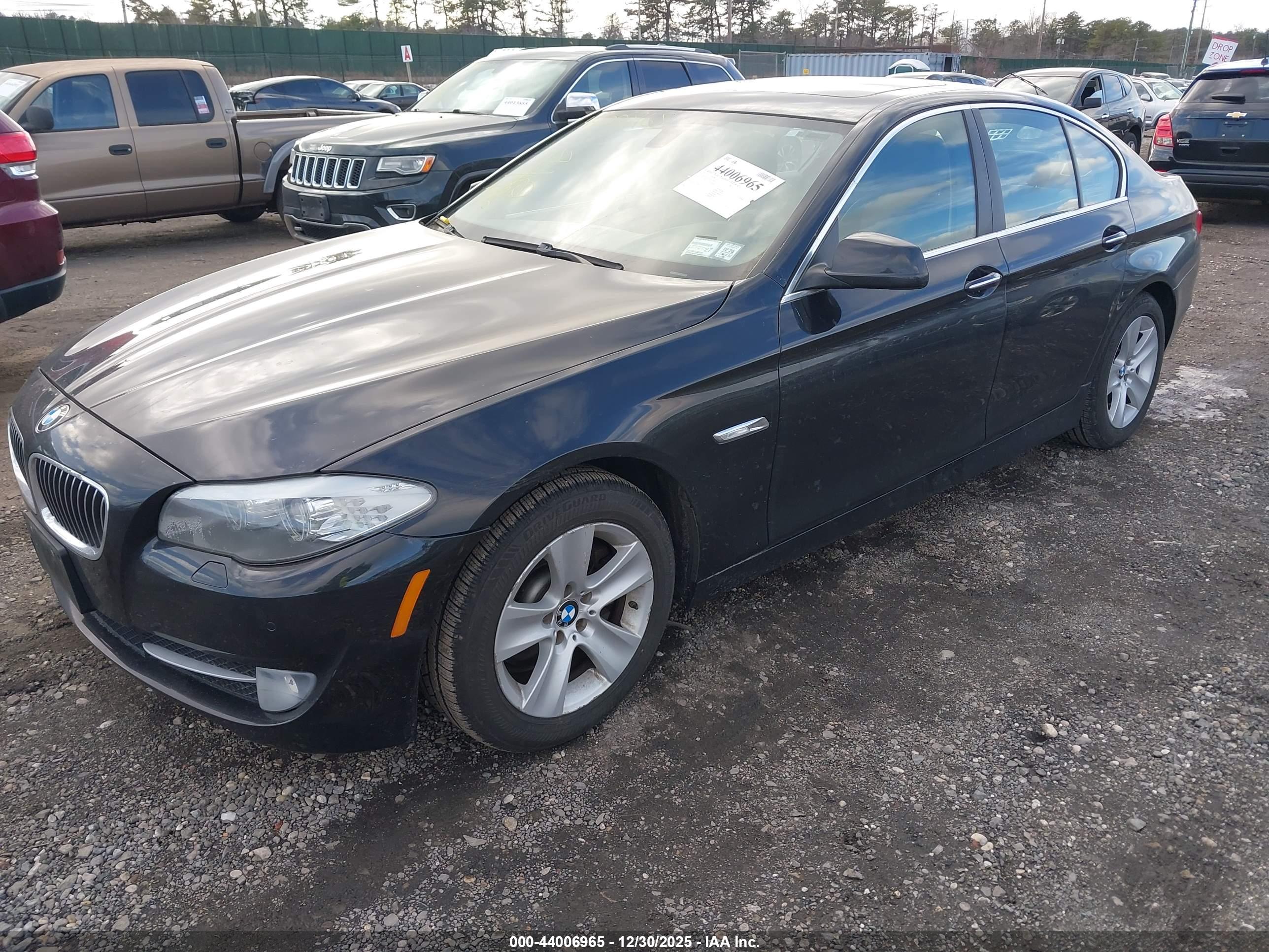 BMW 528I image 2